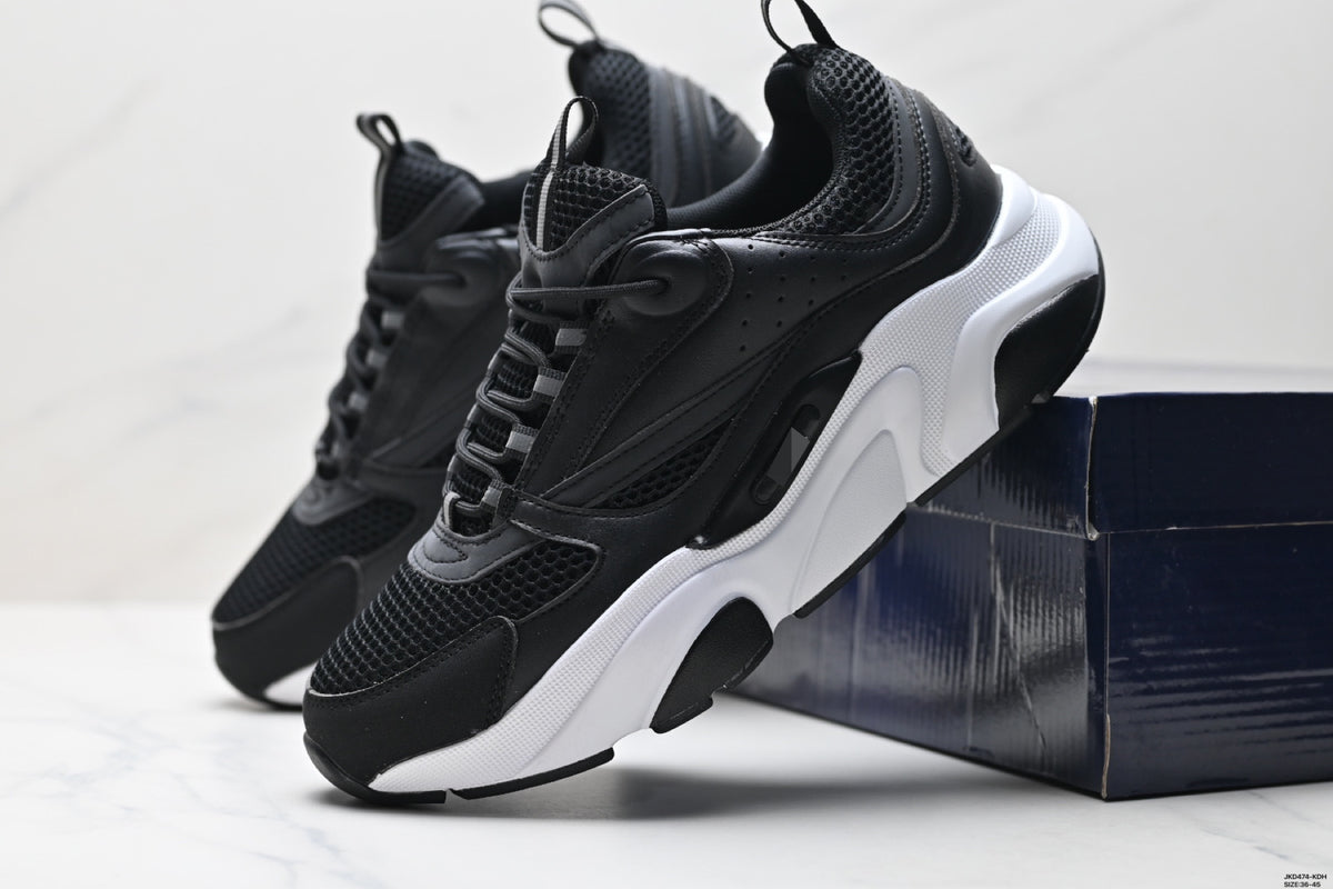 Men's Thick Sole Mesh Breathable Lightweight Elevator Wild Men's Sports Shoes