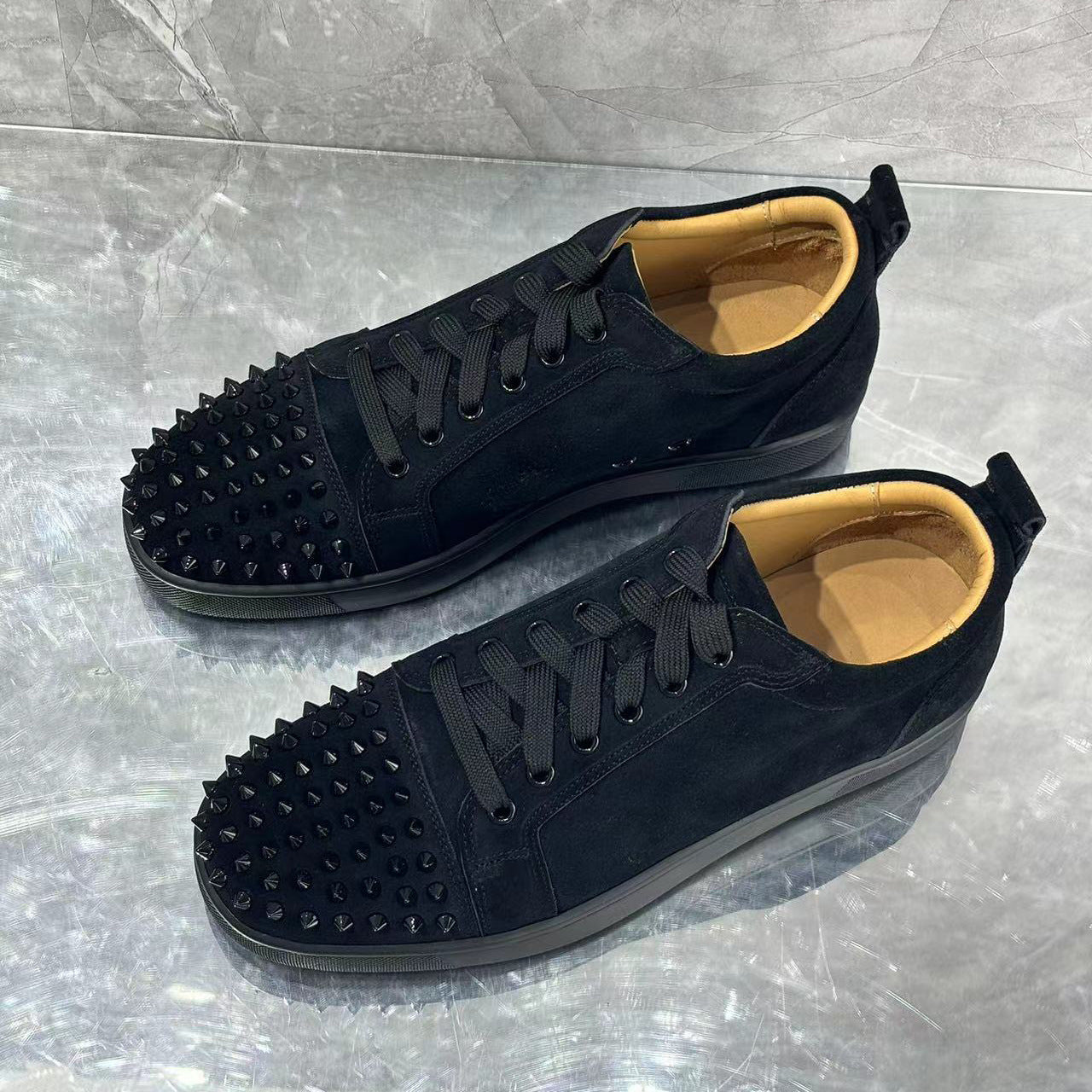 Men's Black Low Top Rivet Fashion Flat Men's Shoes