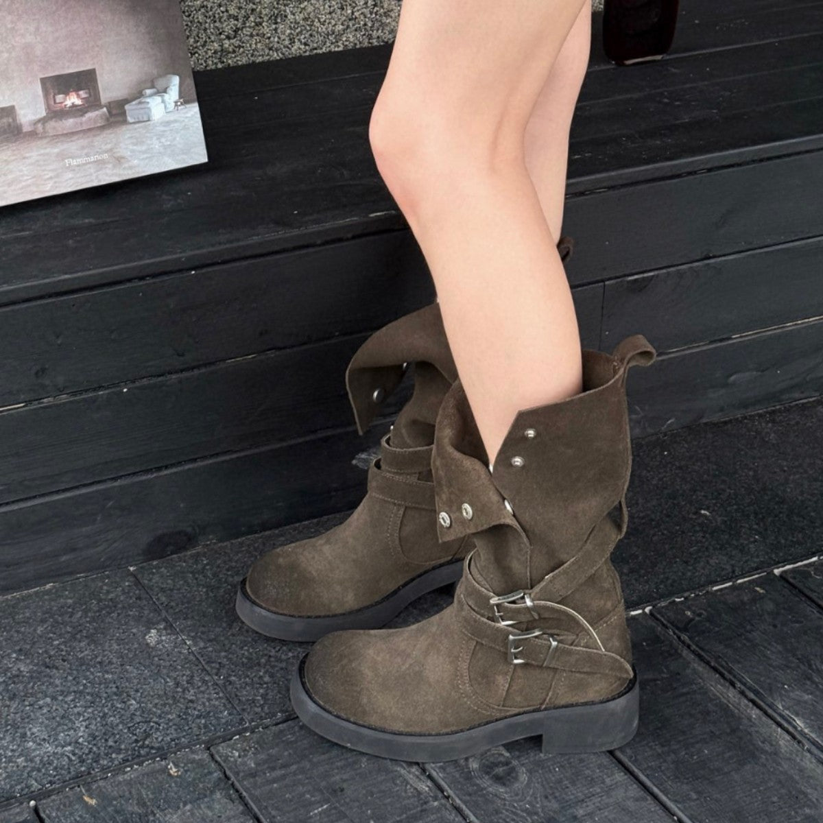 Women's Soil Style Retro Round Head Chunky Lapel Tube Brushed Cow Boots