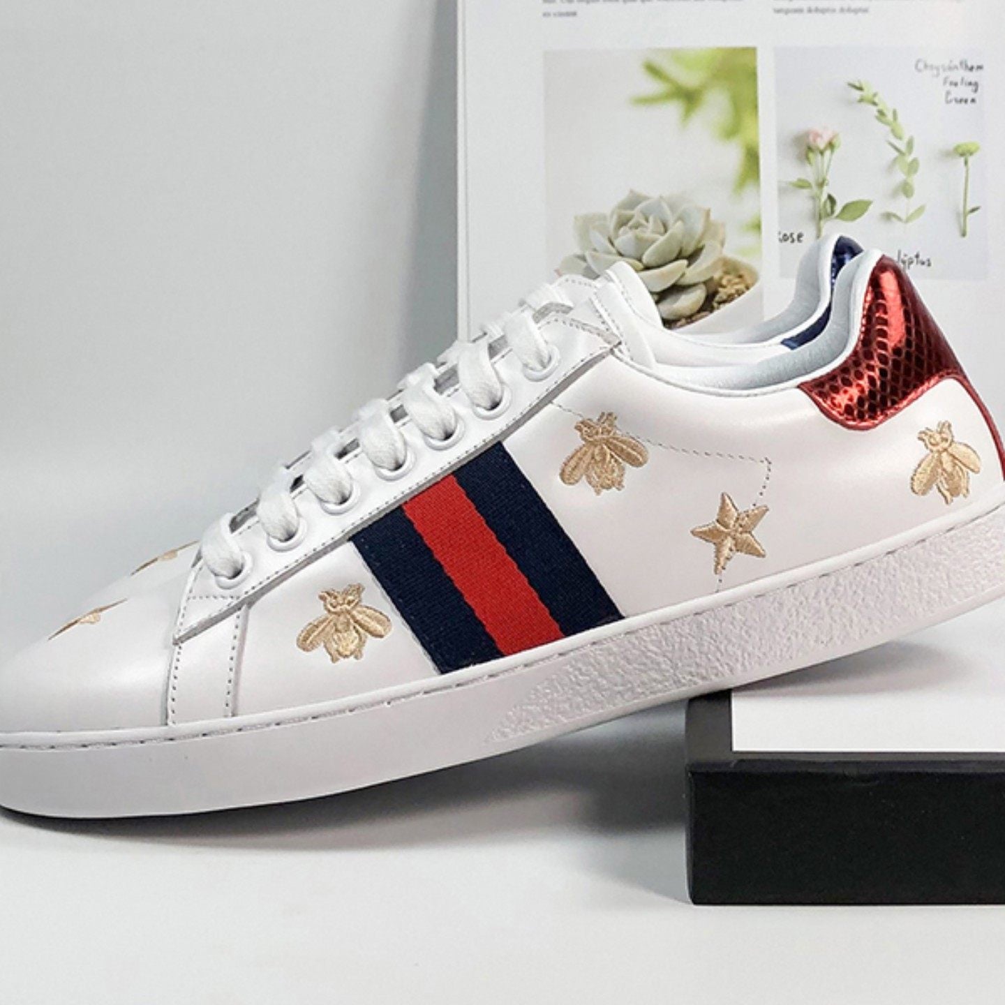 Women's & Men's Bee White Genuine Embroidered Couple Sports Casual Shoes