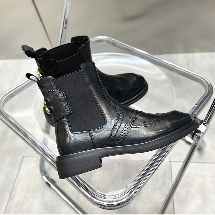Women's Flat Retro Goose Head Tire Cowhide Boots