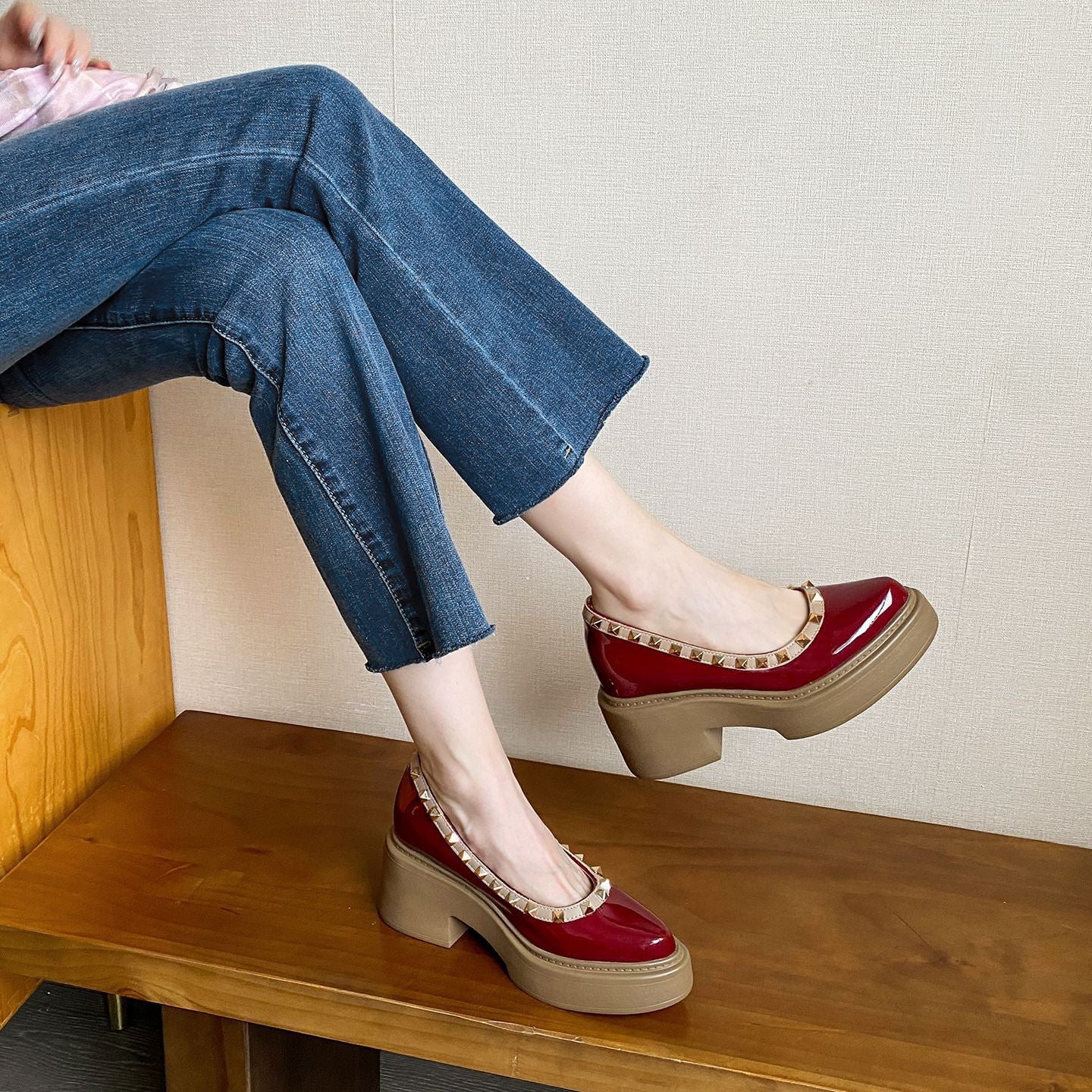 Women's Small Height Increasing Insole Pointed Rivets Pumps Retro Chunky Shallow Women's Fashion Shoes