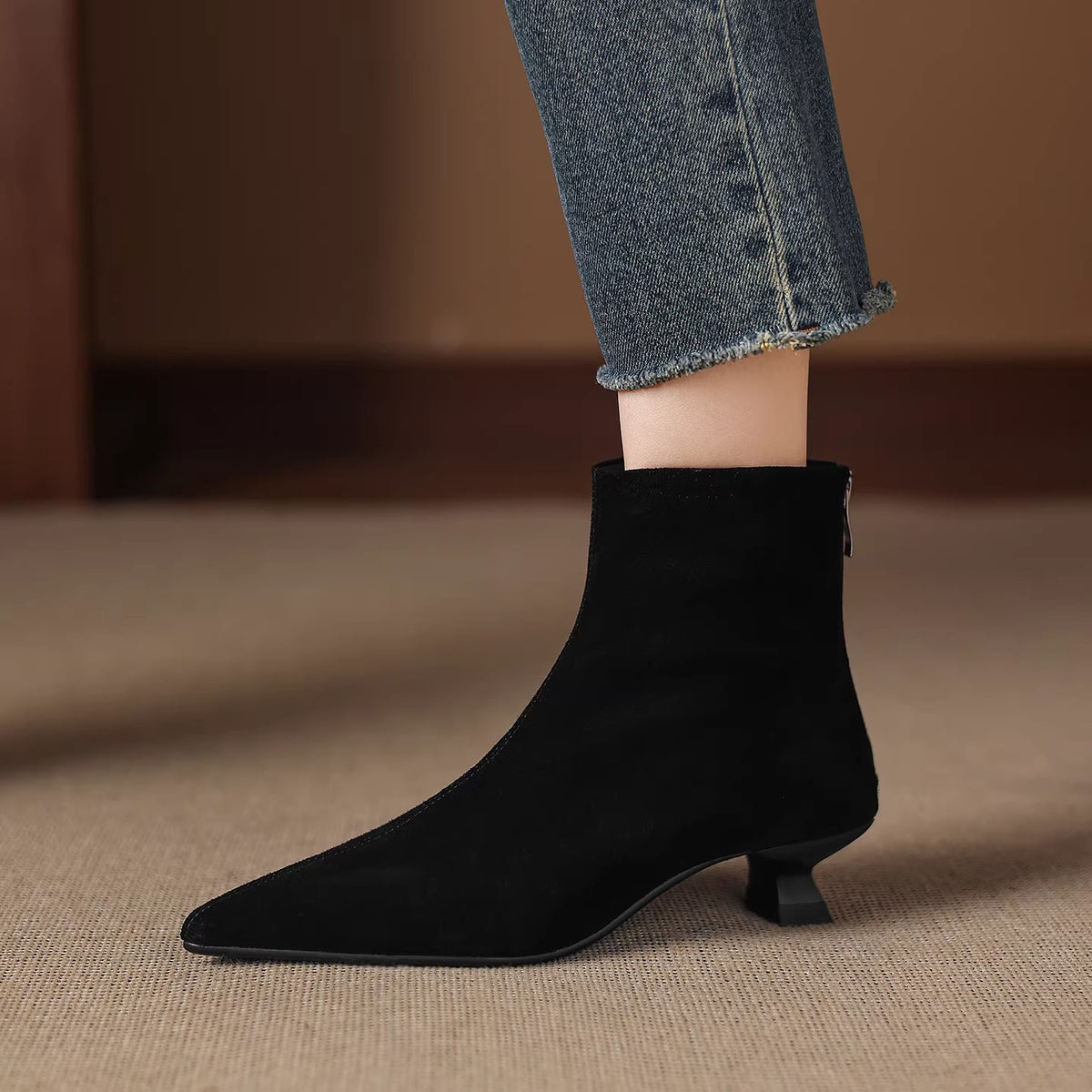 Women's Suede Matte Fashion Short Thick Wool Warm Kitten Pointed High Heels