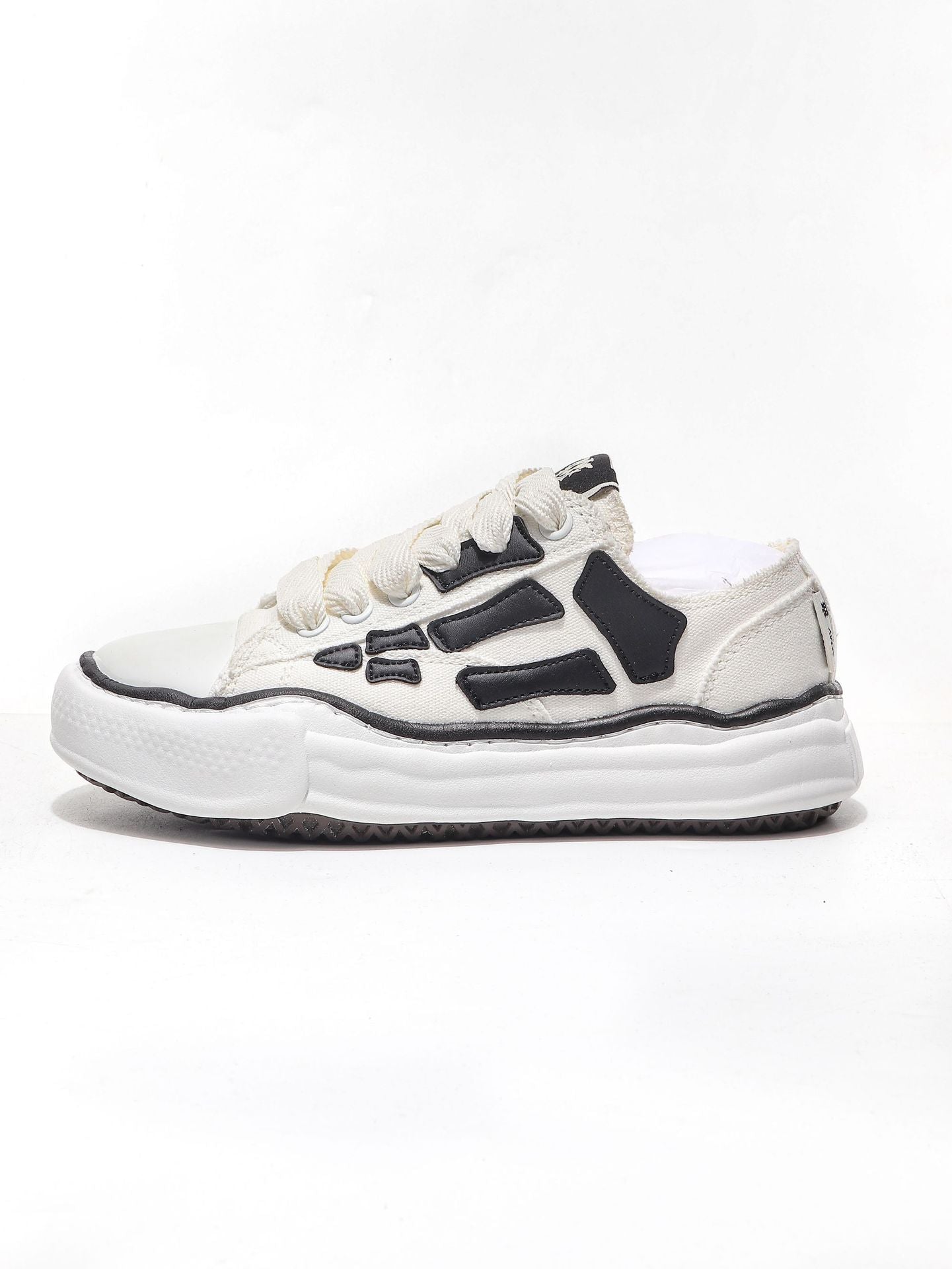 Men's Bone Dissoing Black White Platform For Men's Sports Shoes