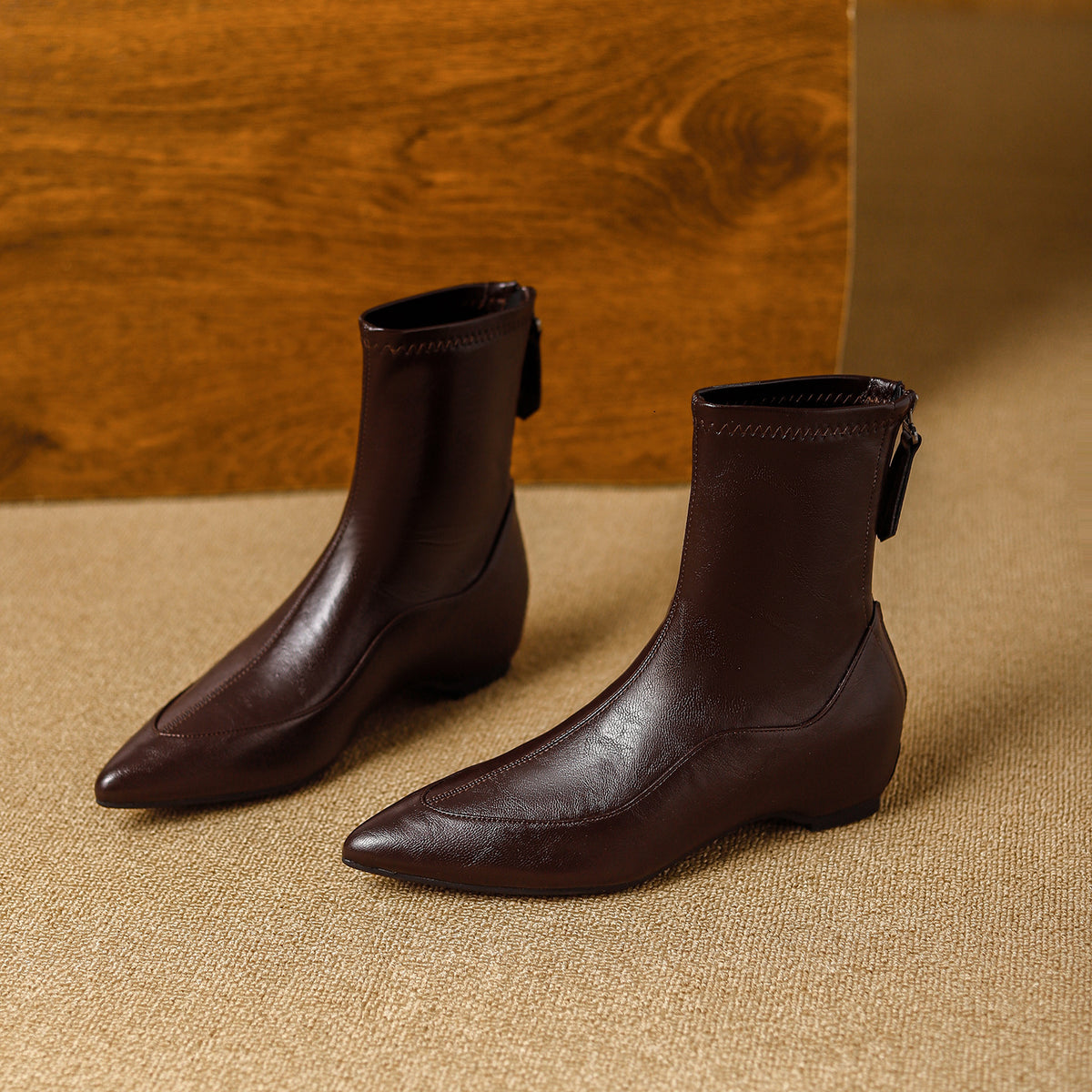 Women's Height Increasing Insole Pointed Toe Temperament Short Back Zipper Women's Leather Boots