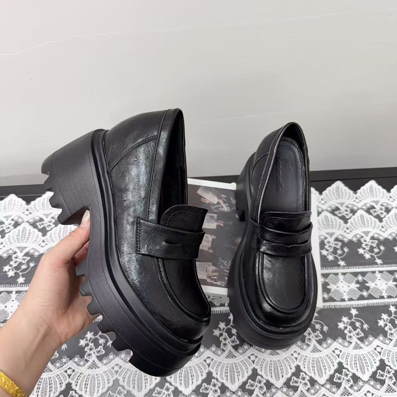 Women's Increasing Insole Thick High Platform Black Leather Shoes