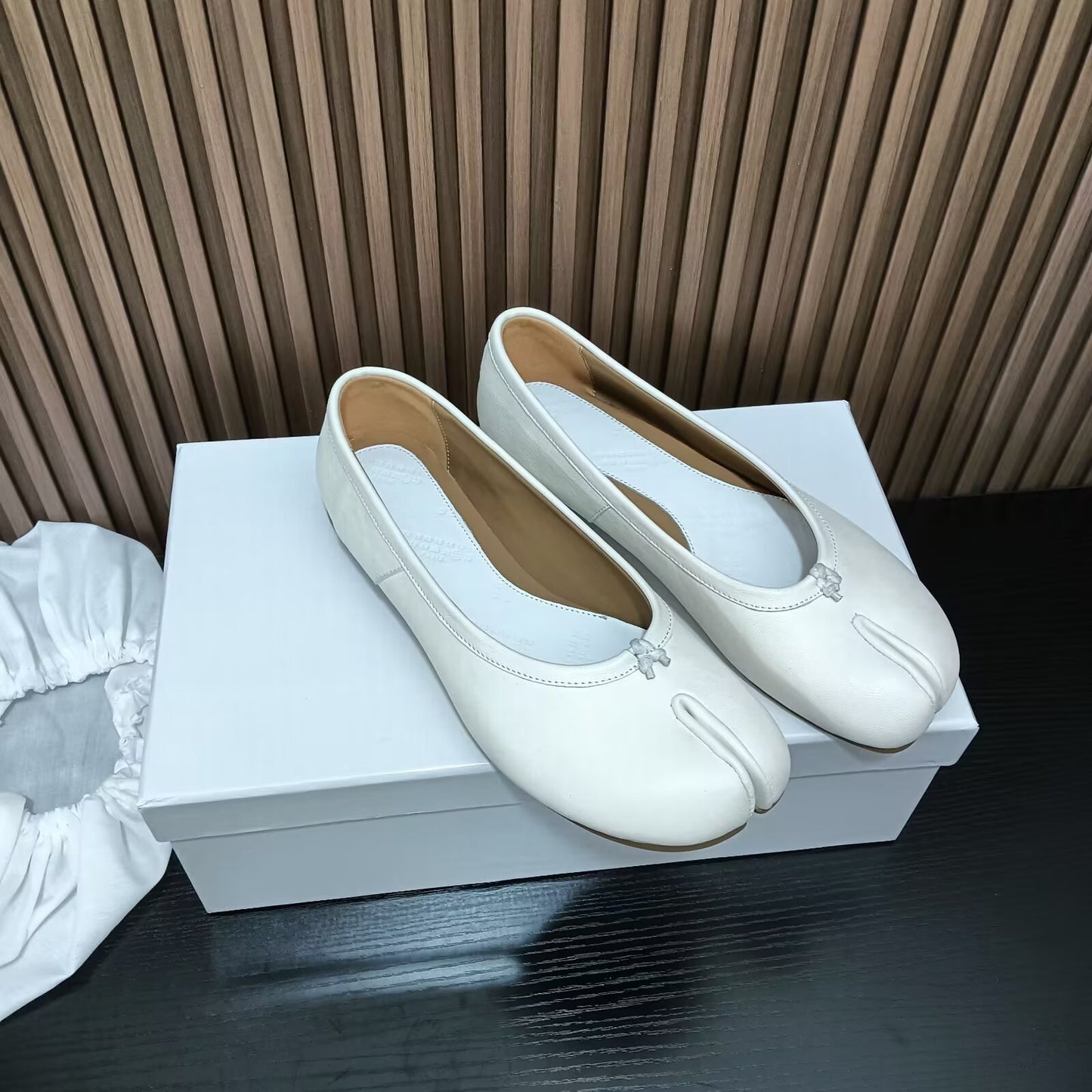 Women's Sheepskin Horseshoe Ballet Dancing Genuine Tabi Flat Women's Casual Shoes
