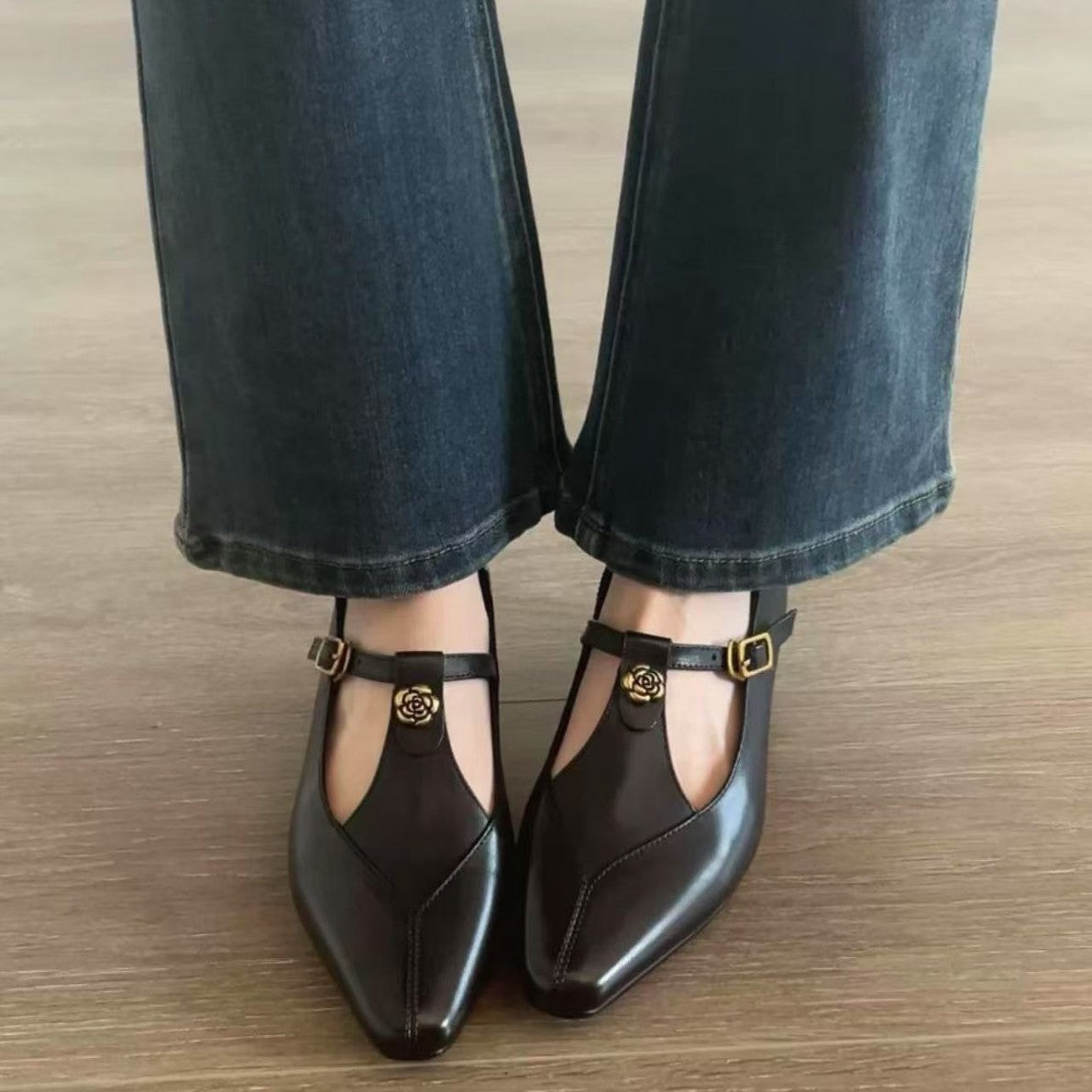 Women's French Buckle Mary Jane Shallow Mouth Retro Camellia Commuter Chunky Heels