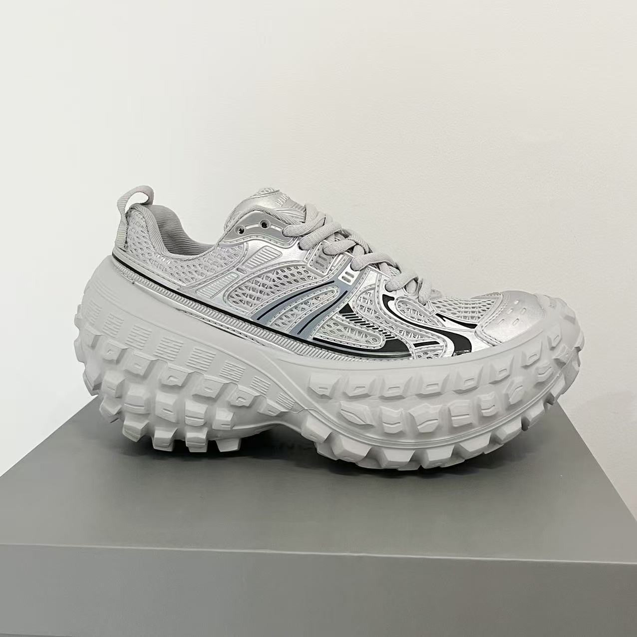 Women's & Men's Retro Platform Height Increasing Leisure Couple Tank Women's Sports Shoes