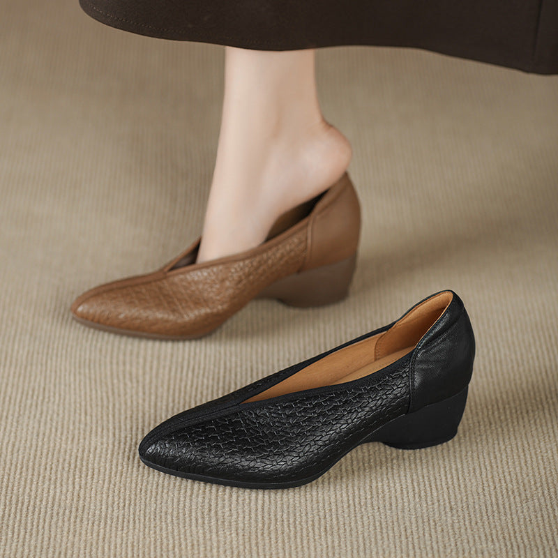 Women's Soft Surface Sheepskin Pointed Toe V-shaped Mouth Slip-on Comfortable Low-cut Women's Shoes