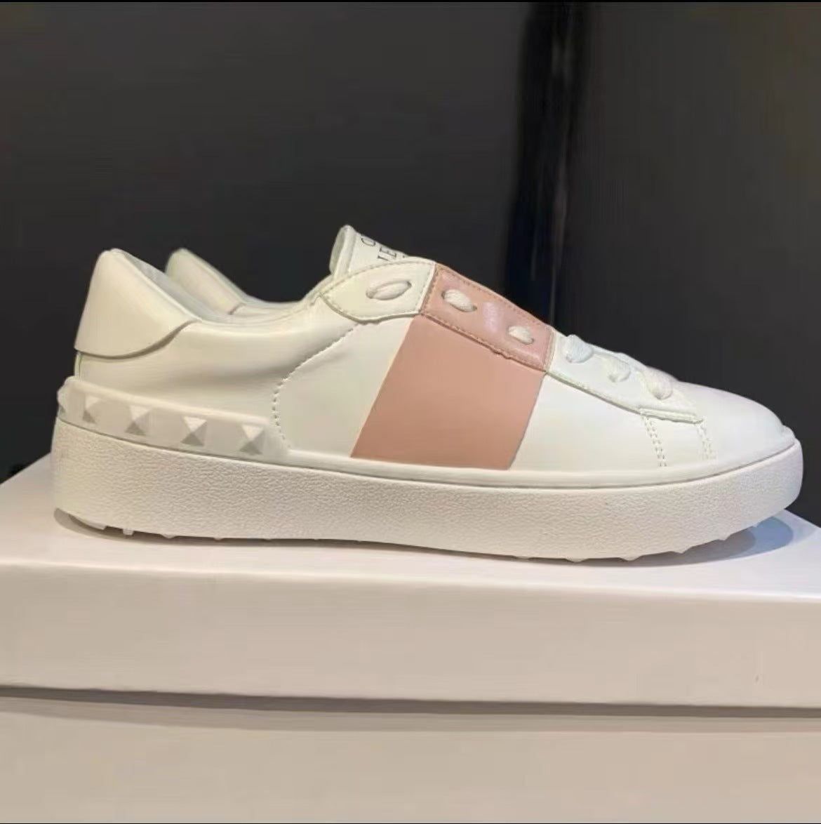 Women's & Men's V Home Real Rivet White Couple Women's Canvas Shoes