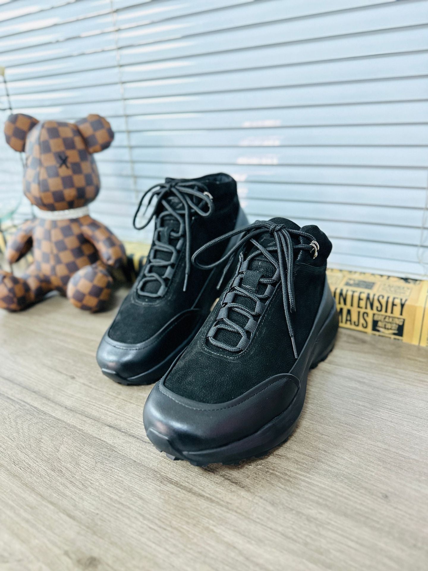 Men's Outdoor Sports Fashion Classic Hiking Soft Bottom Boots