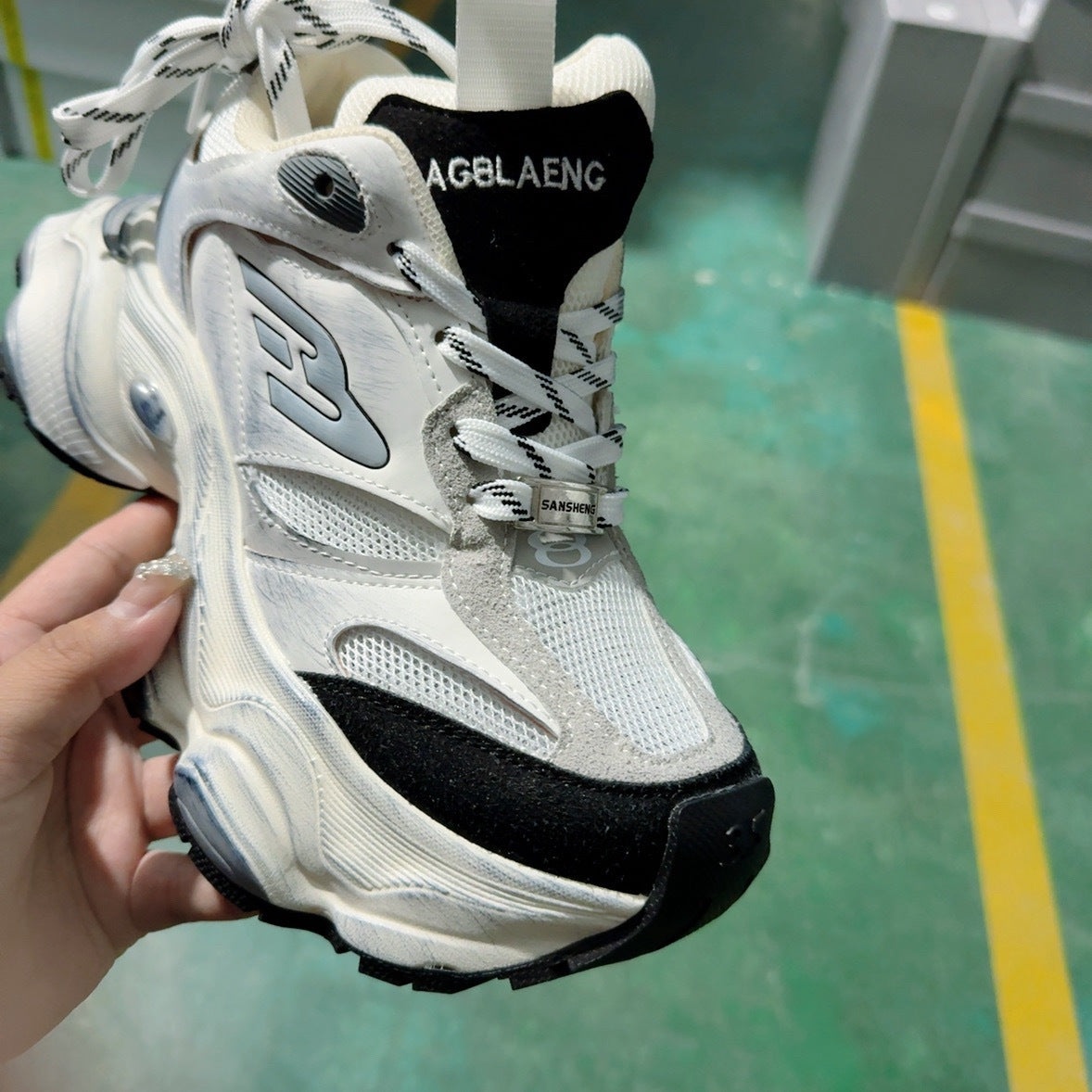 Thick Bottom Increased Mesh Wide Version Lovers Sneakers
