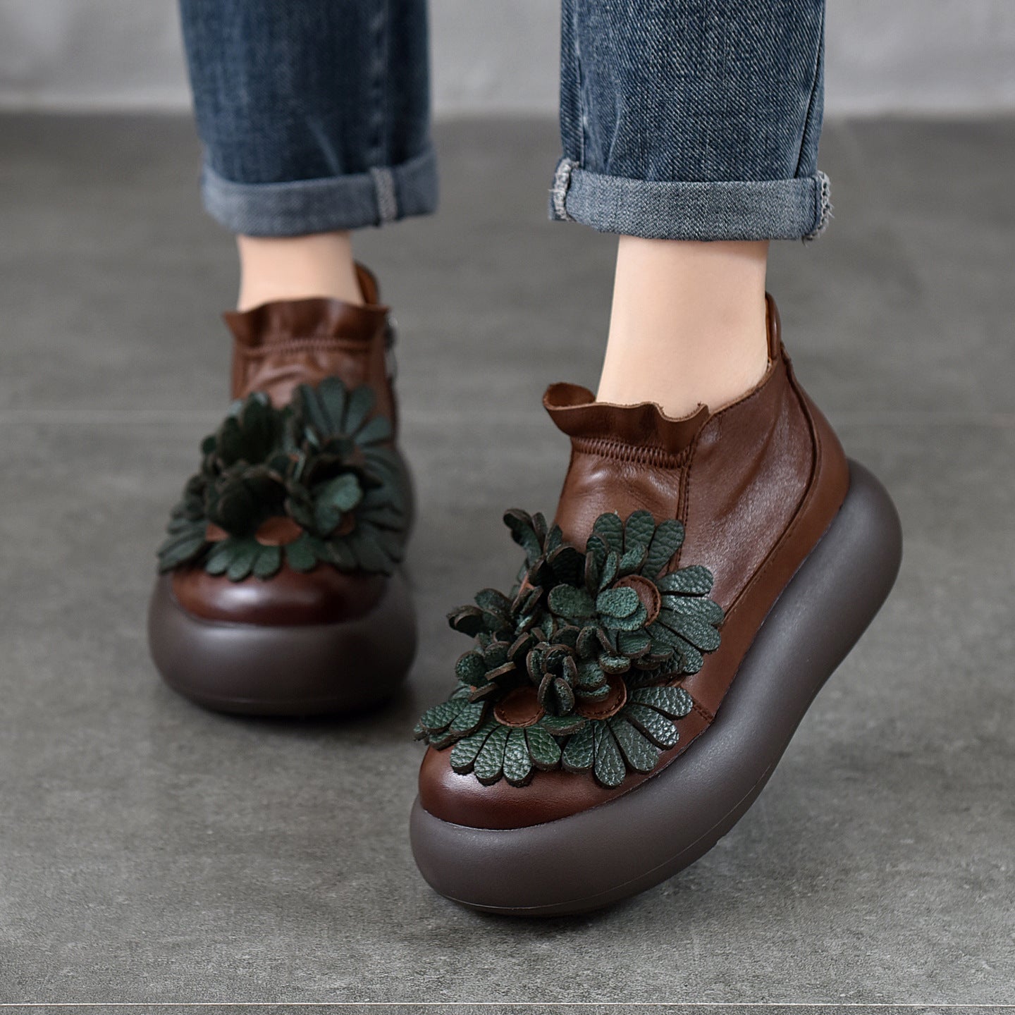 Women's Cowhide Handmade Vintage Flower Artistic Round Head Ankle Genuine Women's Leather Boots