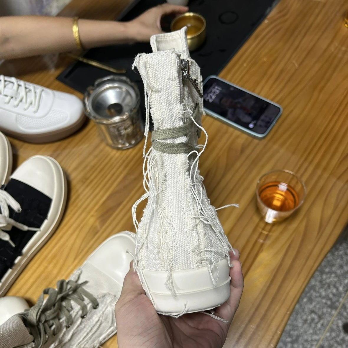Women's & Men's Tassel Milk Fragrance Board Breathable Distressed Men's Canvas Shoes
