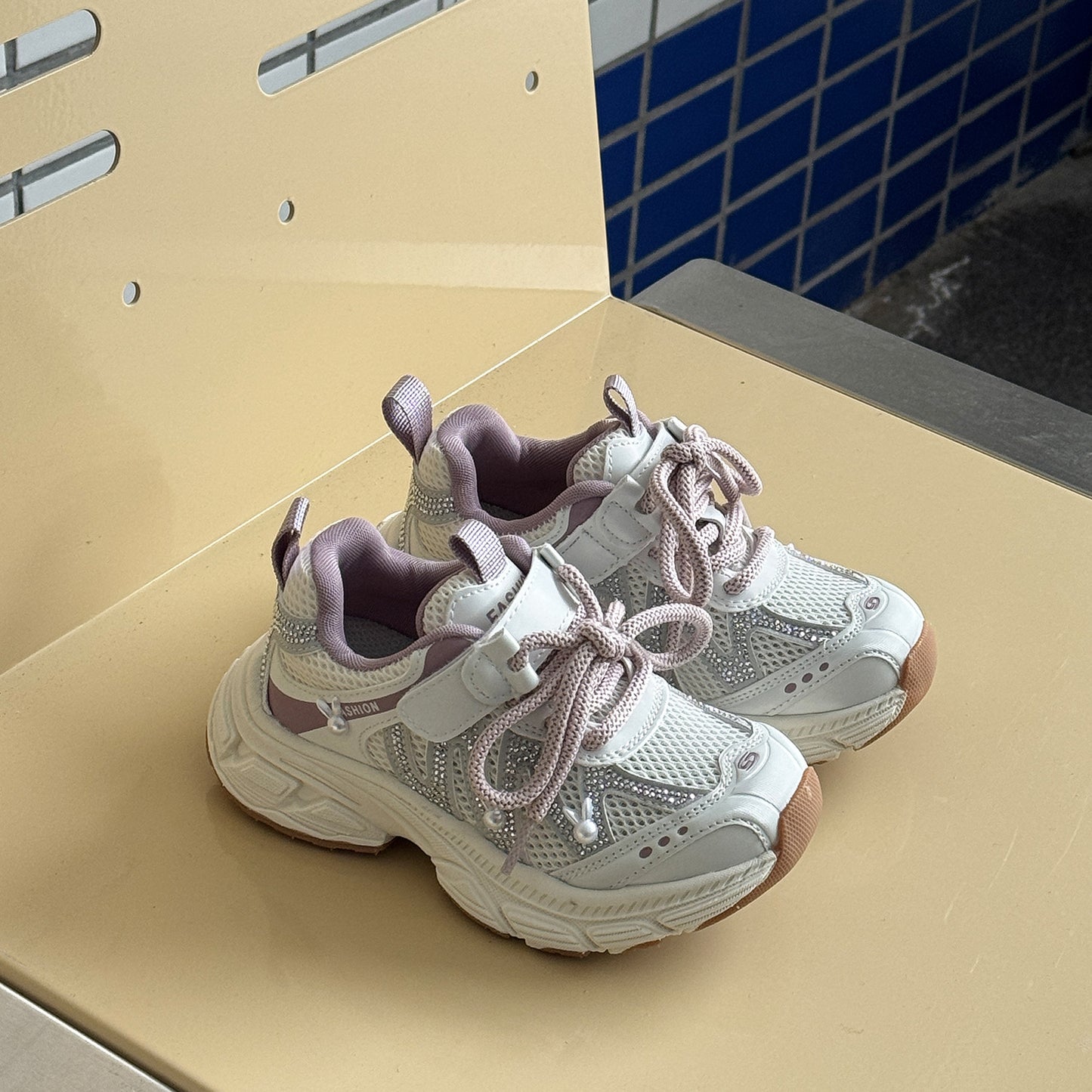 Children's Mesh Little Fashionable Lightweight Breathable Medium Children's Sports Shoes