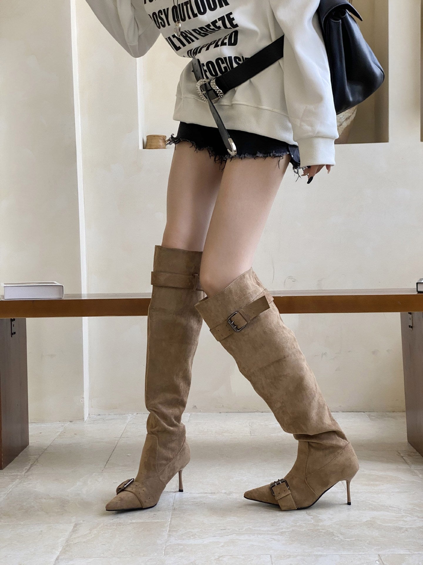 Women's Pointed Toe Stiletto Temperament Slimming French Fashion Sexy Women's Leather Boots