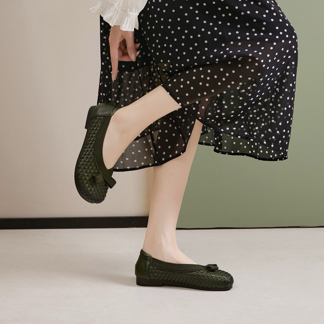 Women's Cowhide Slip-on Woven Bow Breathable Flat Middle-aged Mother Shoes