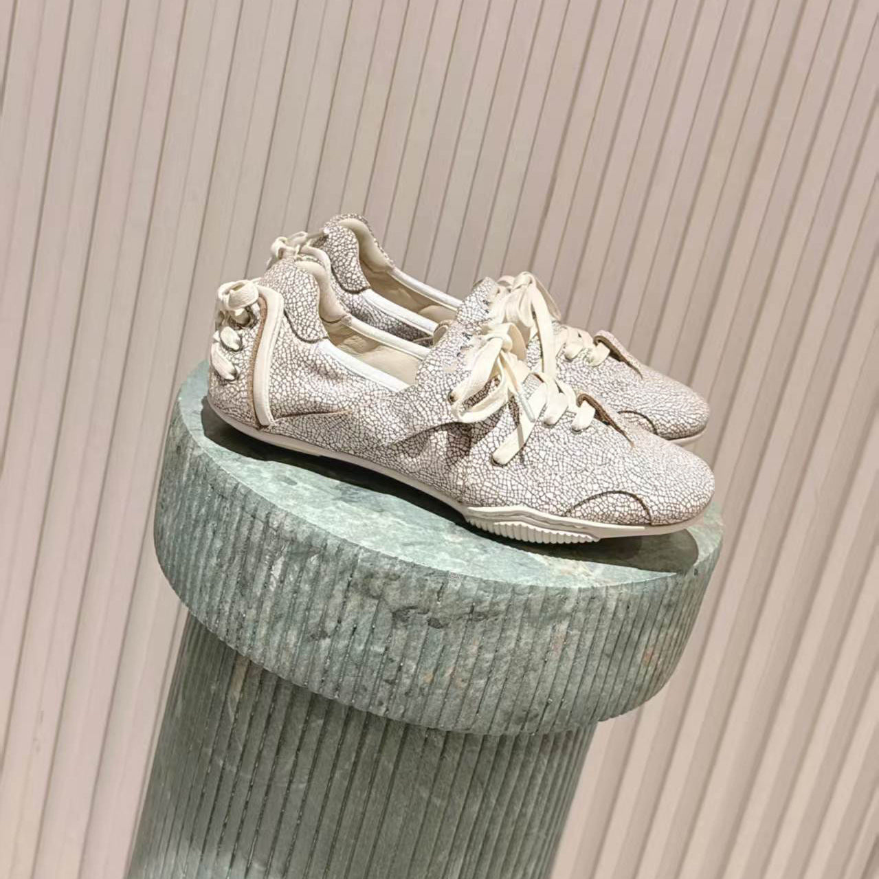 Design Fashion Wild Crack Retro Lace Up Casual Shoes