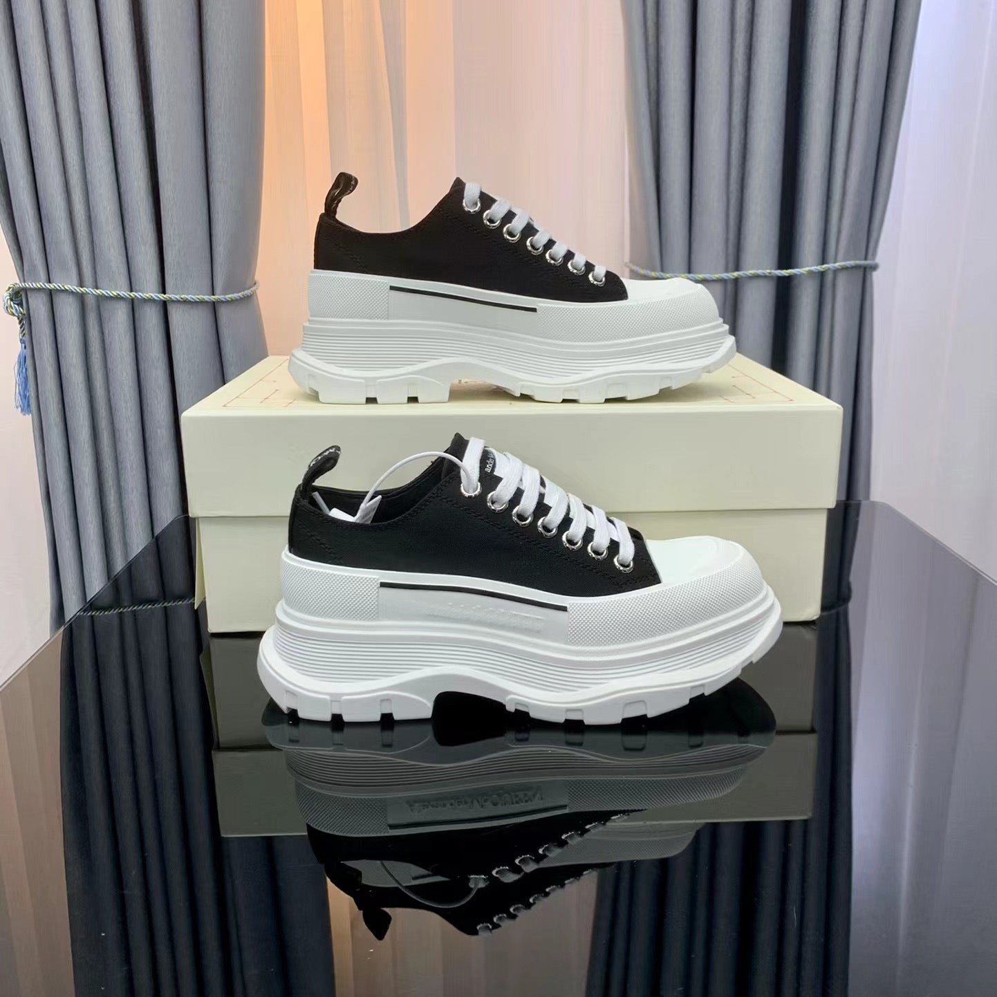 Mcqueen Small Raise The Bottom White Platform Versatile Canvas Shoes