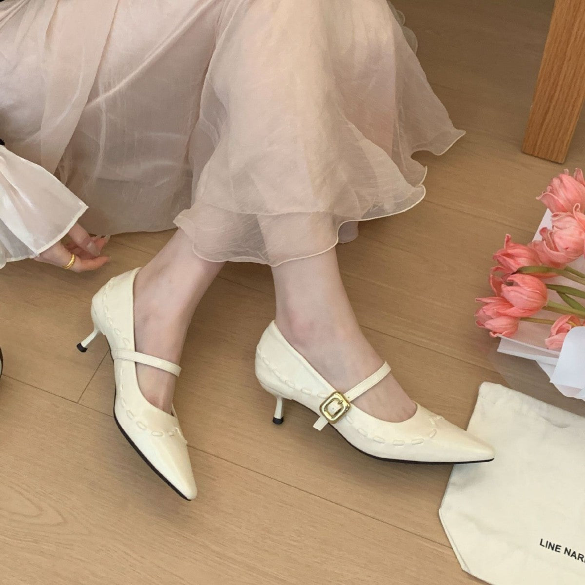 Women's Light Luxury High-grade Retro First Layer Cowhide Pointed Stiletto Low-cut Women's Casual Shoes