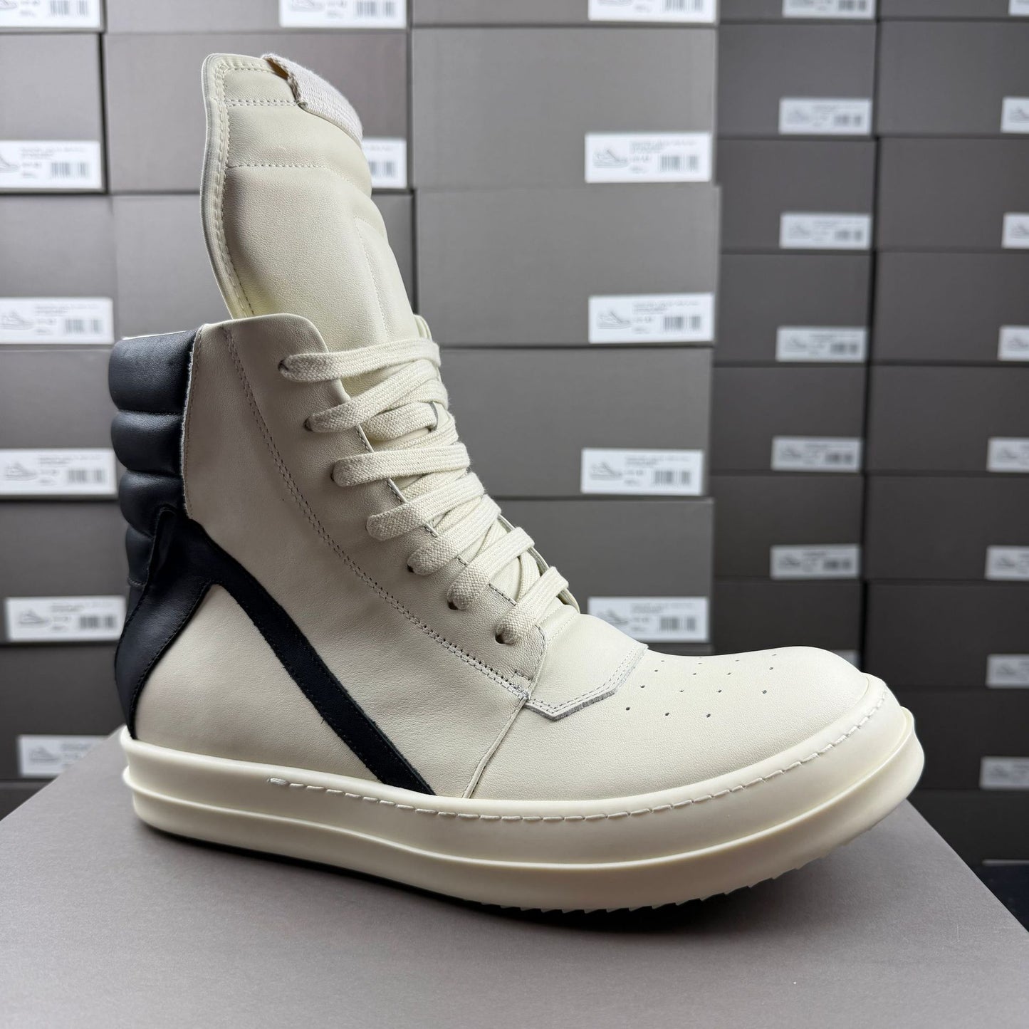 Women's & Men's Genuine Classic Inverted Triangle Men's Board Shoes