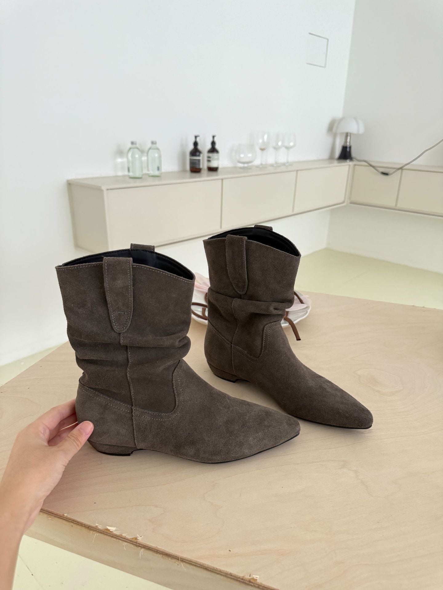 Women's Style Wide Circumference Chunky Middle Outer Heels