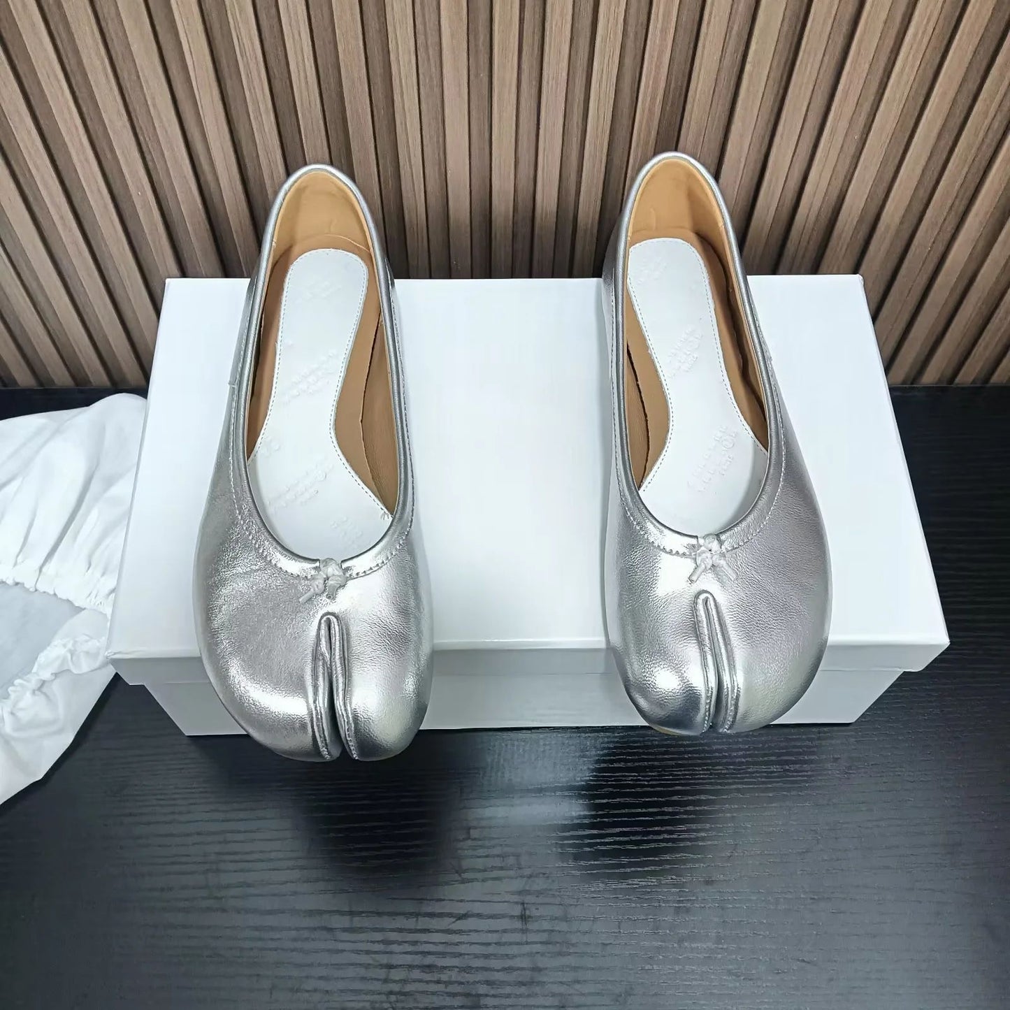 Women's Sheepskin Horseshoe Ballet Dancing Genuine Tabi Flat Women's Casual Shoes