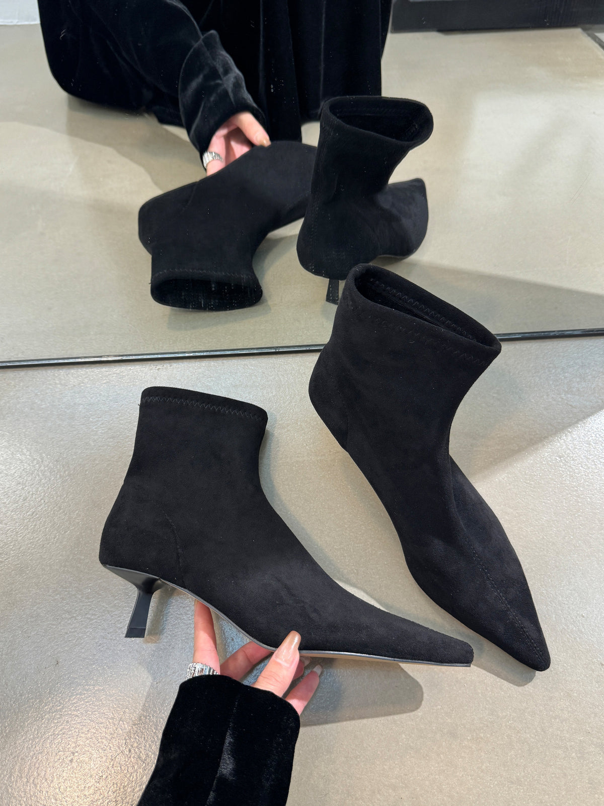 Women's Sheepskin Ankle Sleeve Elastic Thin Kitten Pointed Toe Women's Leather Boots