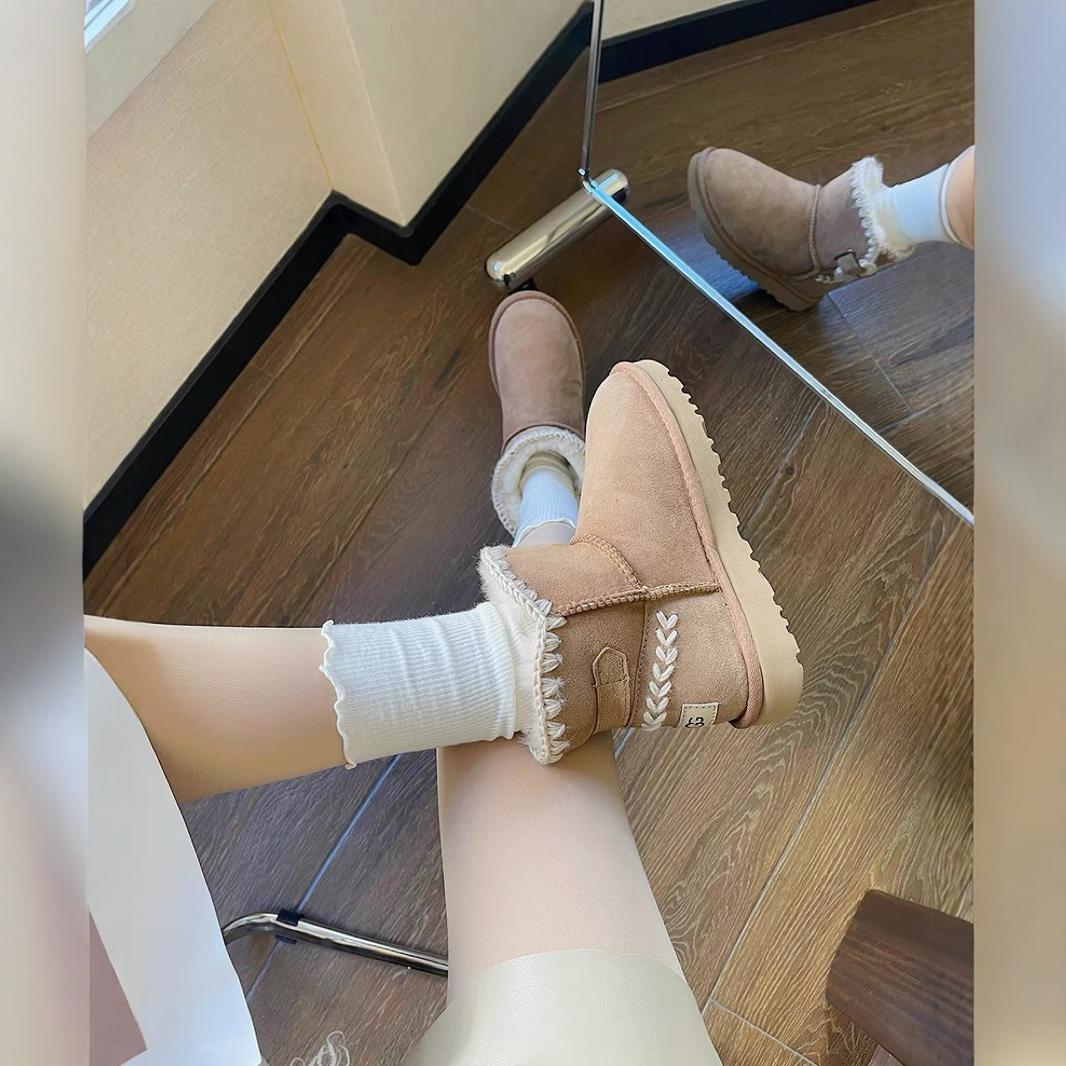 Women's Winter Fur Integrated Woven Buckle Thick-soled Wool Boots