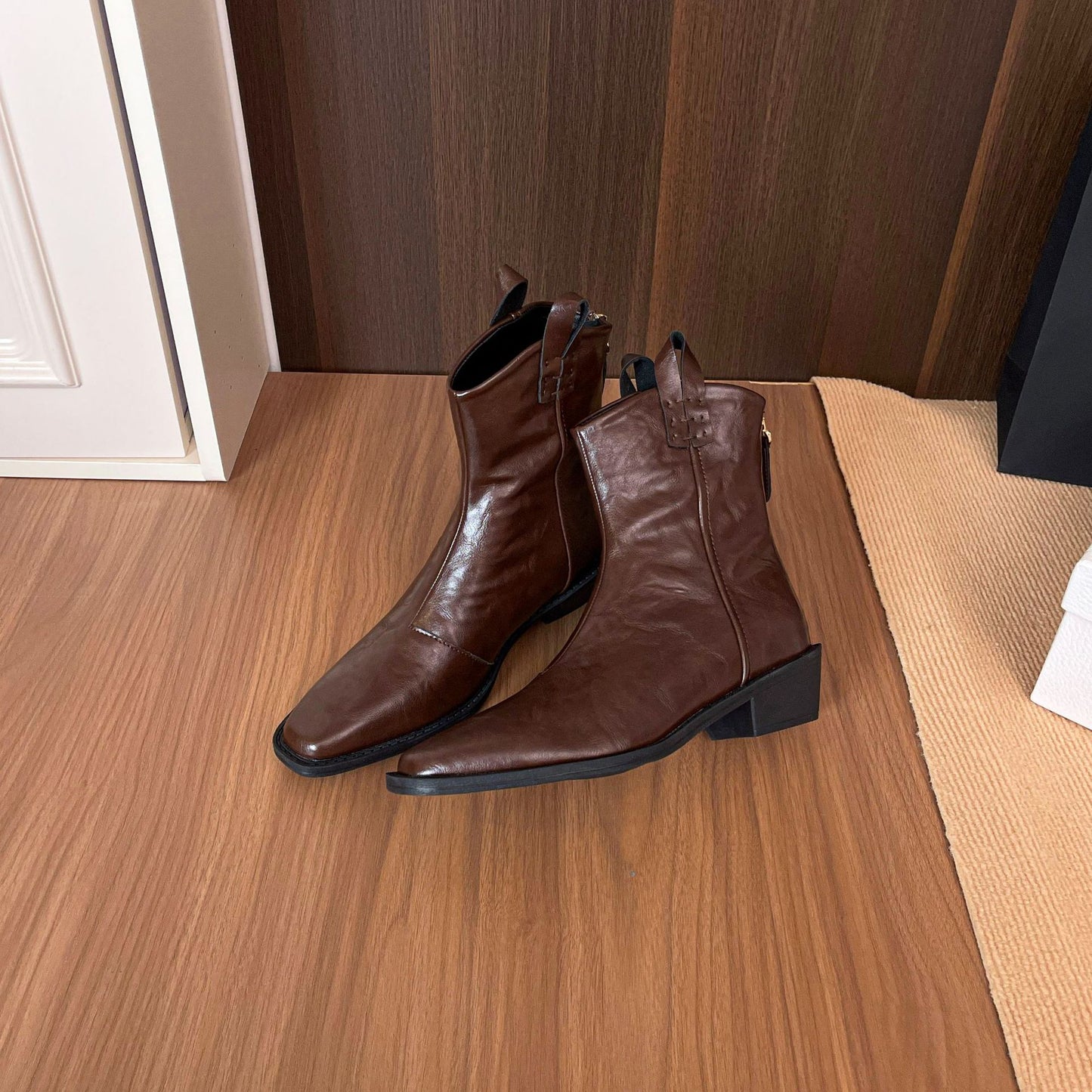 Women's Sheepskin Square Toe Ankle Retro V Cut Small People Show Women's Leather Boots