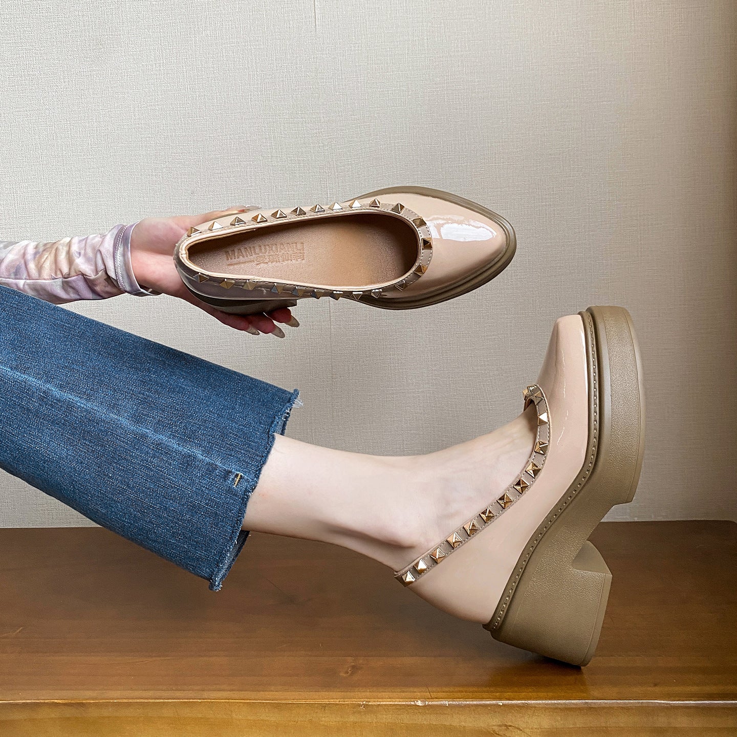 Women's Small Height Increasing Insole Pointed Rivets Pumps Retro Chunky Shallow Women's Fashion Shoes