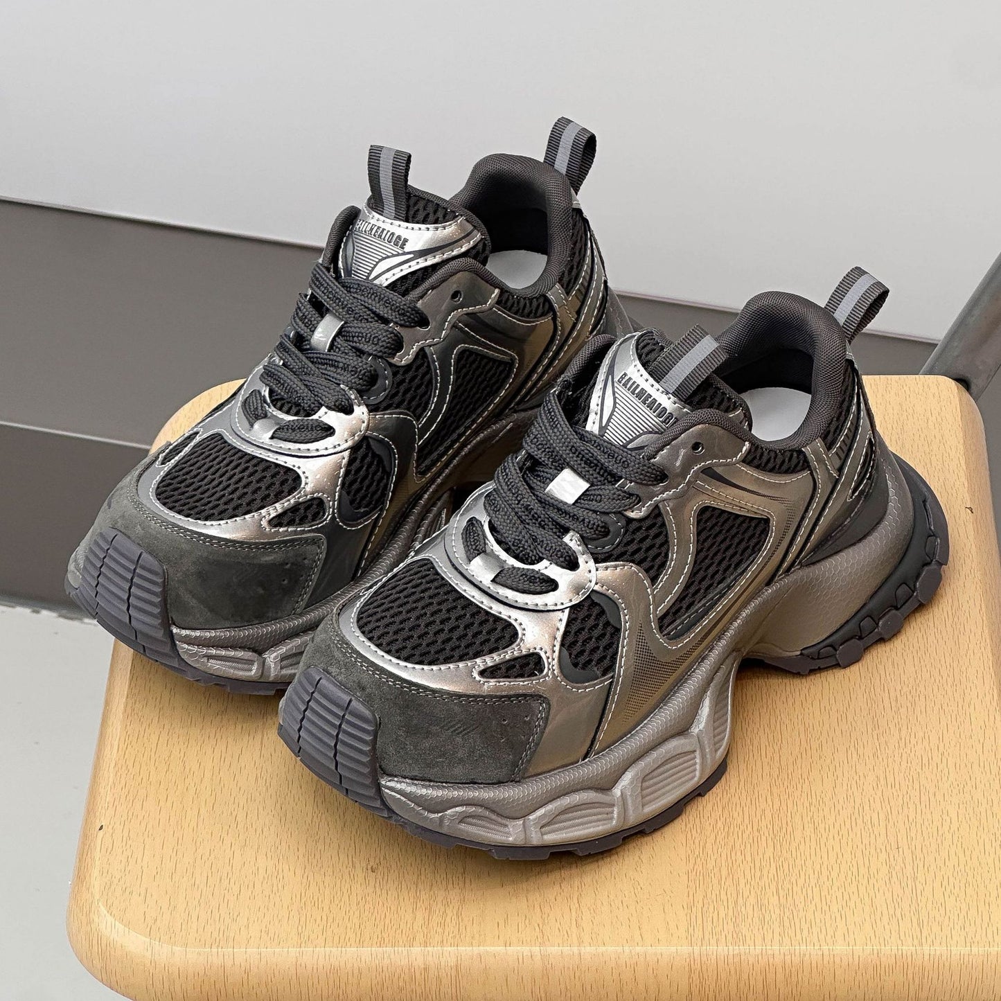 Women's Autumn Thick Bottom Super Popular Feet Show Niche Casual Shoes