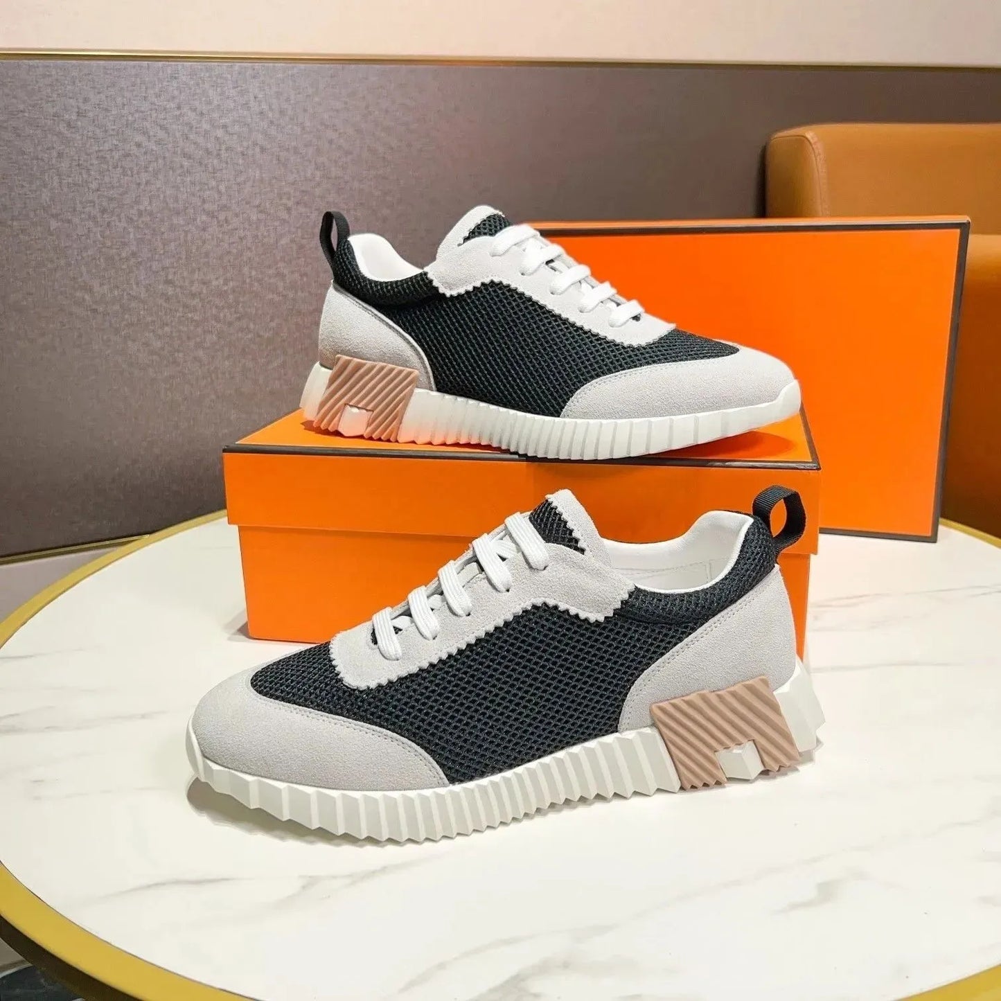Women's Fashion Comfortable Board Winter Breathable Light Luxury Women's Sports Shoes