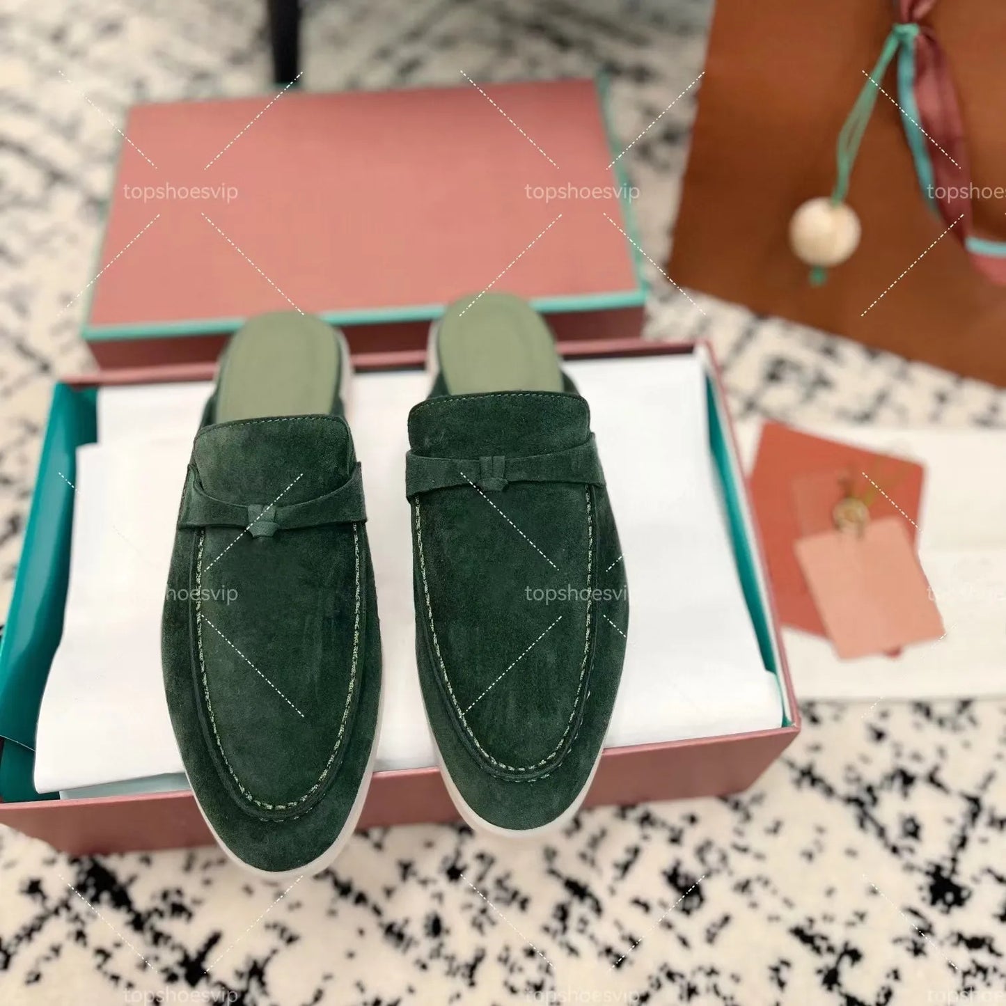Women's Sheepskin Slip-on Pumps British Tassel Buckle Women's Casual Shoes