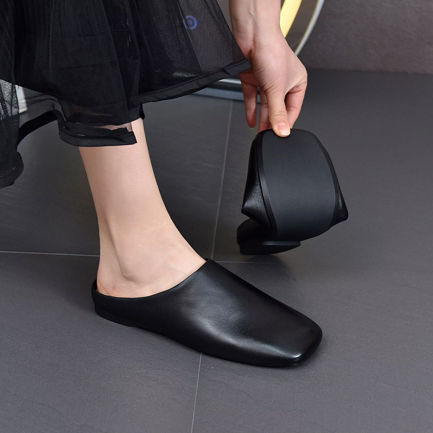 Women's Sheepskin Outdoor Wear Retro Square Toe Lazy Wild Flat Slippers