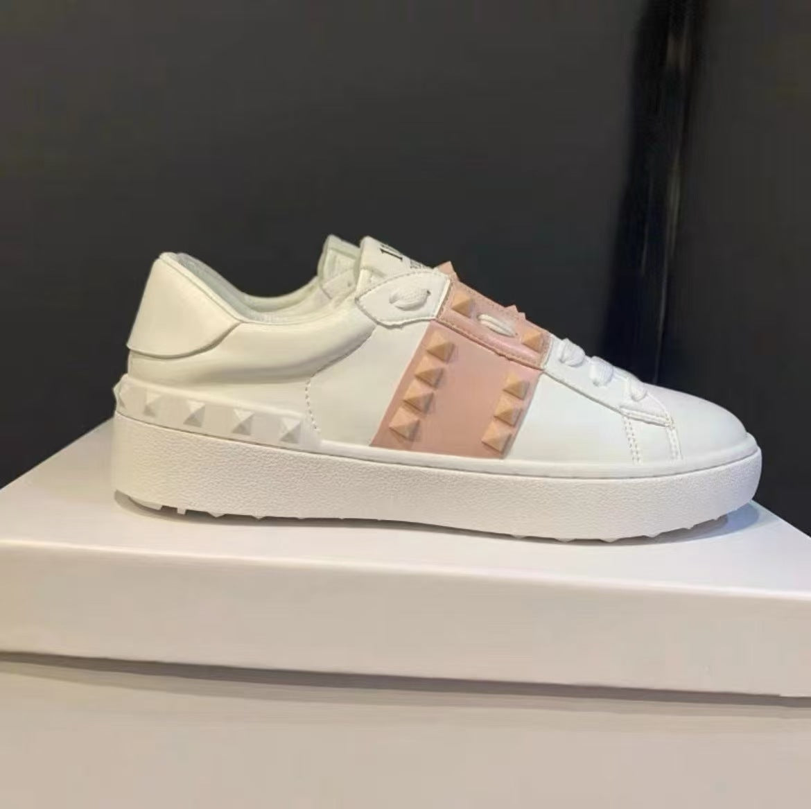 Women's & Men's V Home Real Rivet White Couple Women's Canvas Shoes