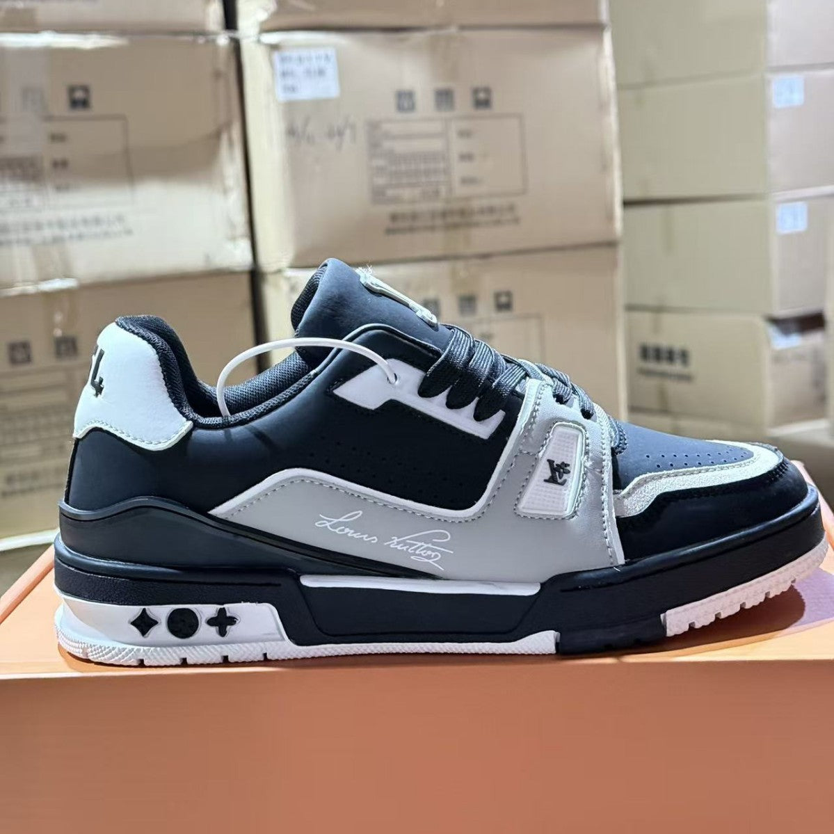 Women's & Men's Embroidered Printed Couple Fashion Trends Board Men's Sports Shoes