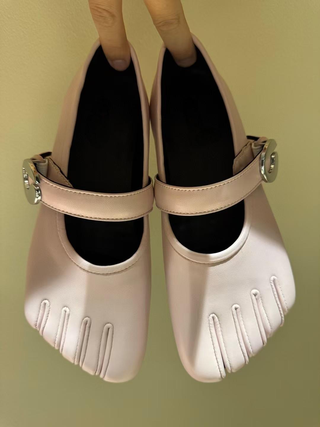 Women's Summer Square Head Shallow Mouth Flat Strap Velcro French Vintage Women's Fashion Shoes