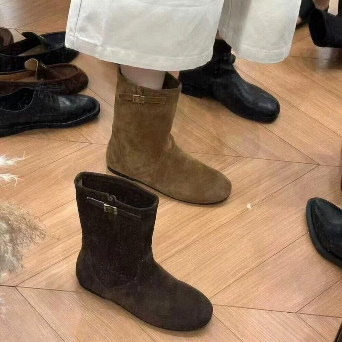Women's Version Suede Round Toe Height Increasing Insole Western Boots