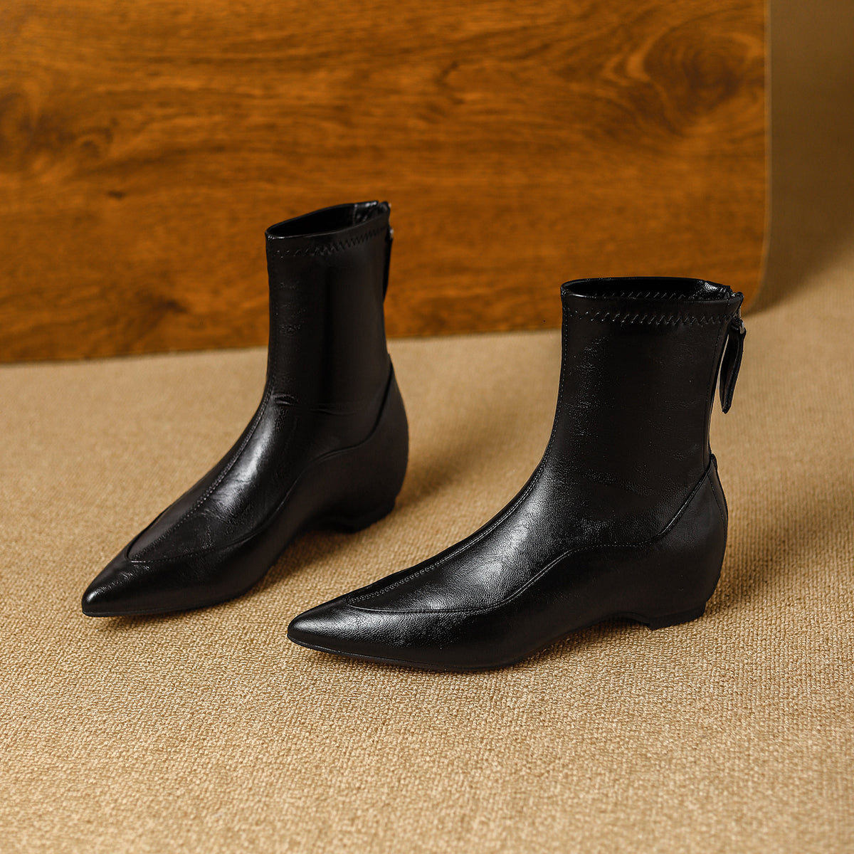 Women's Height Increasing Insole Pointed Toe Temperament Short Back Zipper Women's Leather Boots