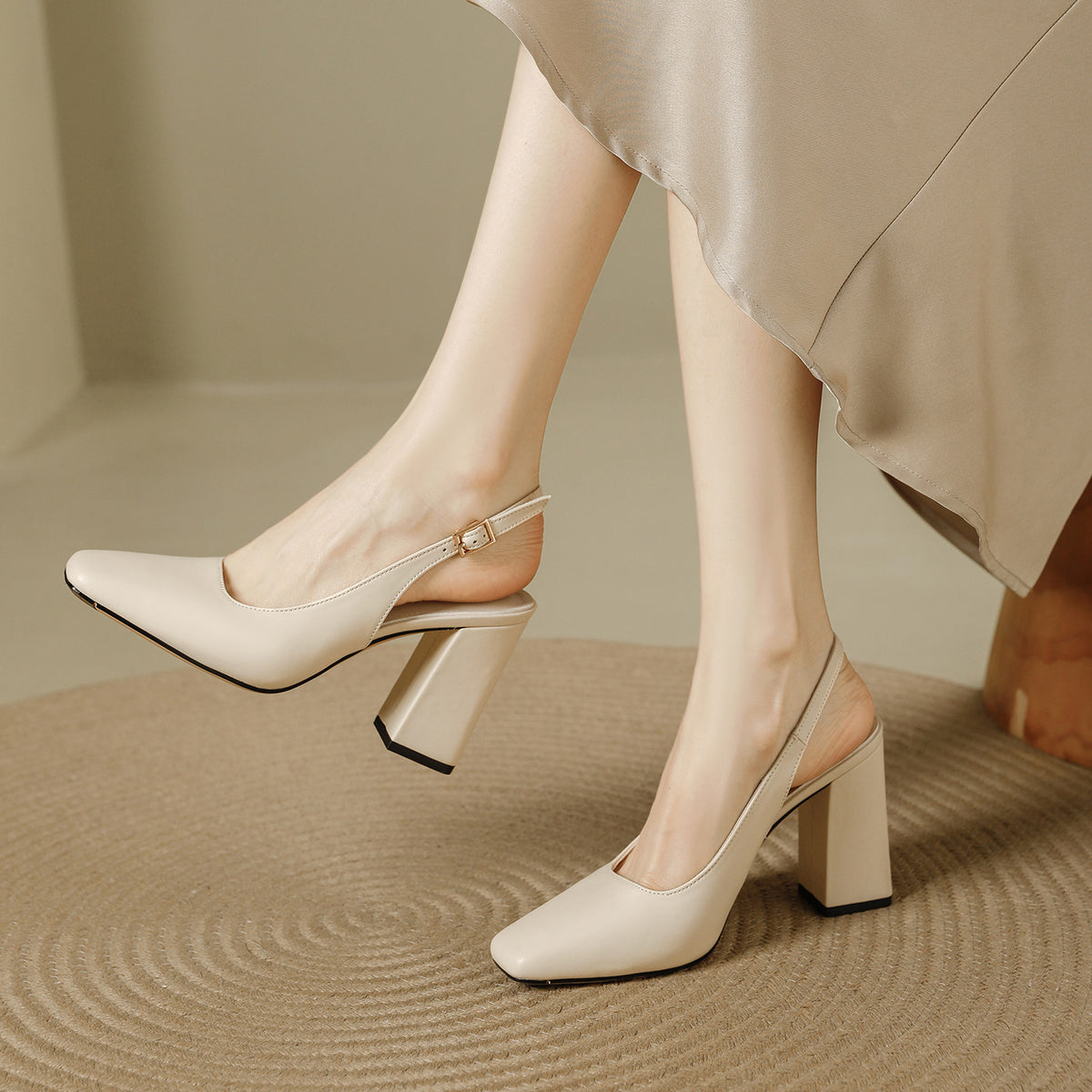 Women's Toe Dress Temperamental Minority Simple Back Empty Sandals