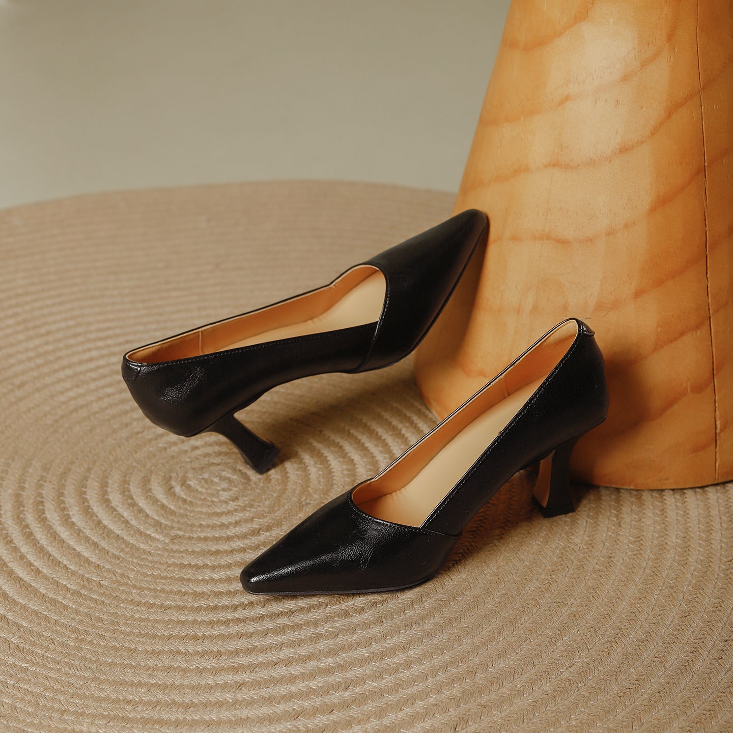 High Temperamental Minority Stiletto Soft Commute Pumps Not Tired Heels