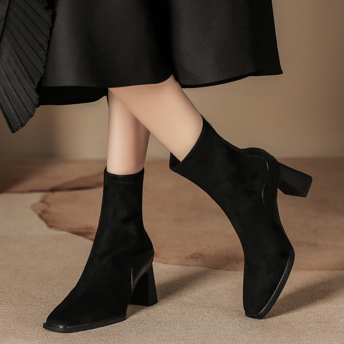 Women's French Style Suede Short Back Zipper Chunky Martin Square Toe Women's Leather Boots