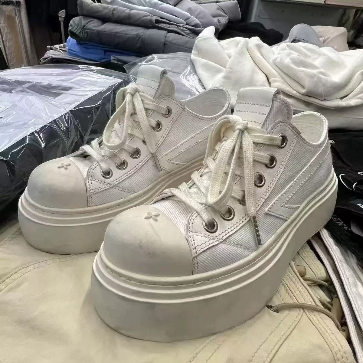 Women's Original Standard Platform Meteor Retro Destroyed Golden Sneakers