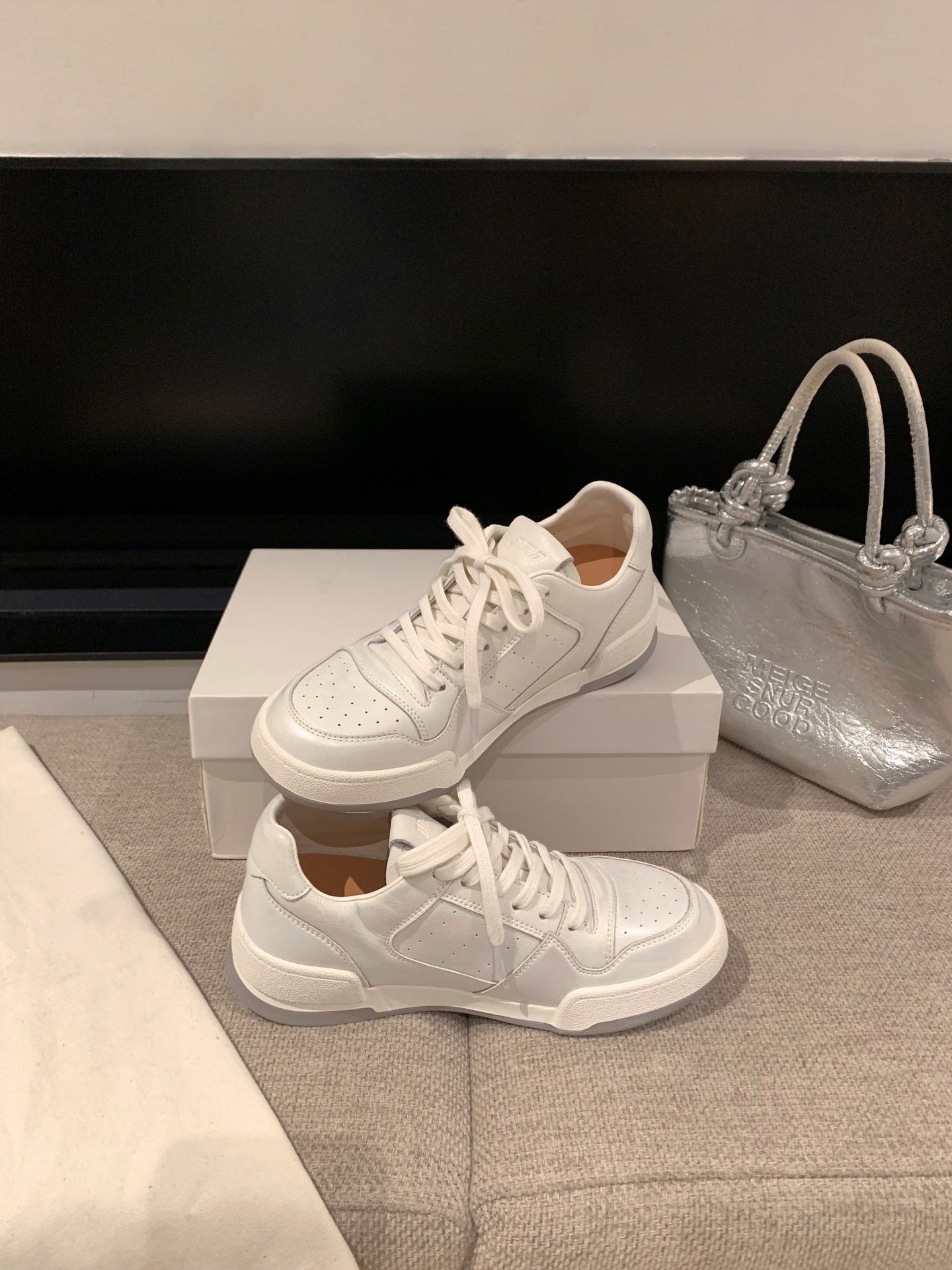 Women's Genuine Super Hot Simple White Autumn Fashionable Women's Casual Shoes