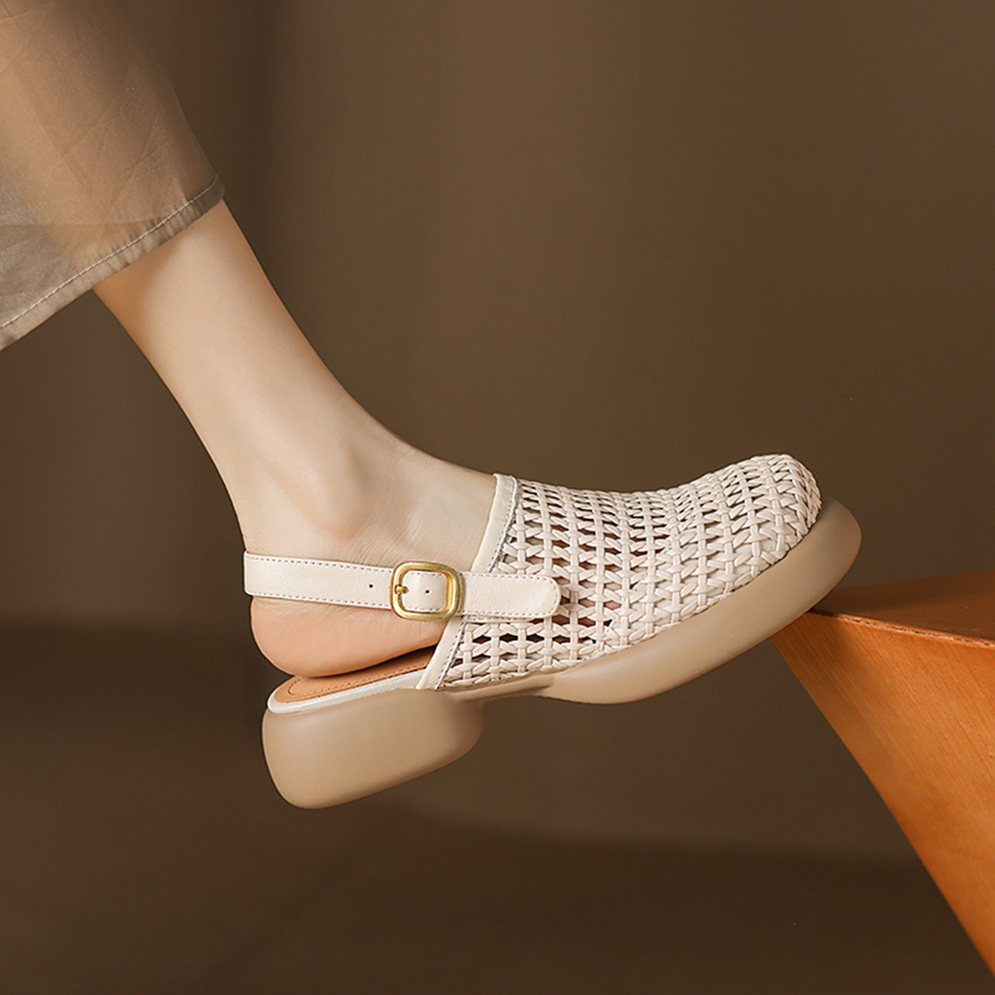 Women's Lightweight Weaving Hollow Thick Bottom Chunky Closed Toe Half Summer Platform Sandals
