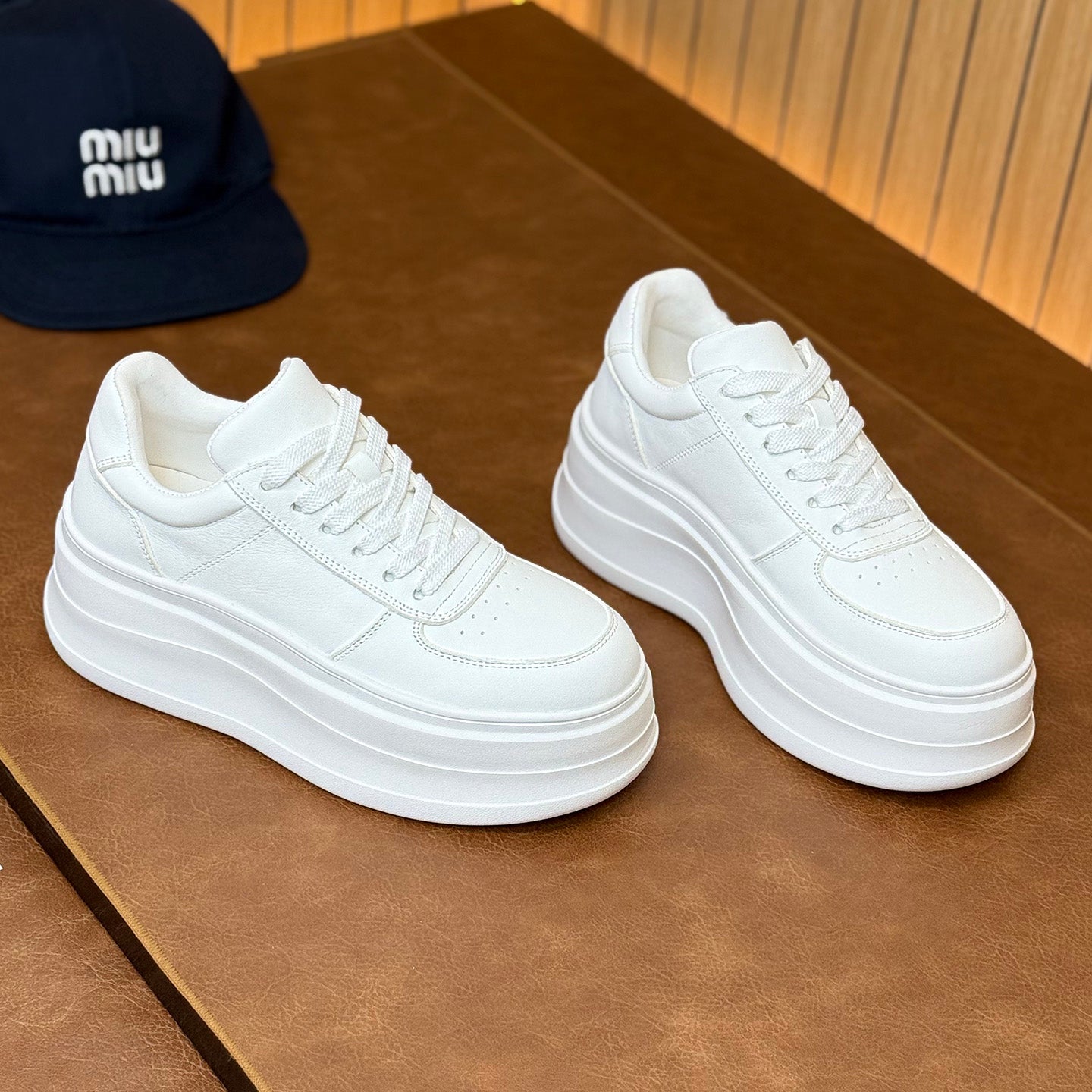 Women's Thick Bottom White Breathable Versatile Lightweight Women's Casual Shoes