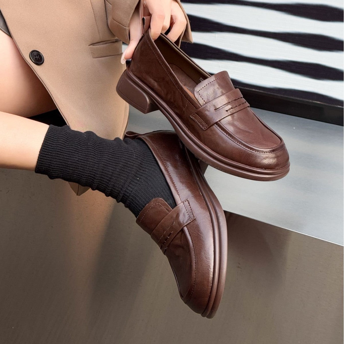 Women's British Style Sheepskin Round Head Slip-on Women's Casual Shoes