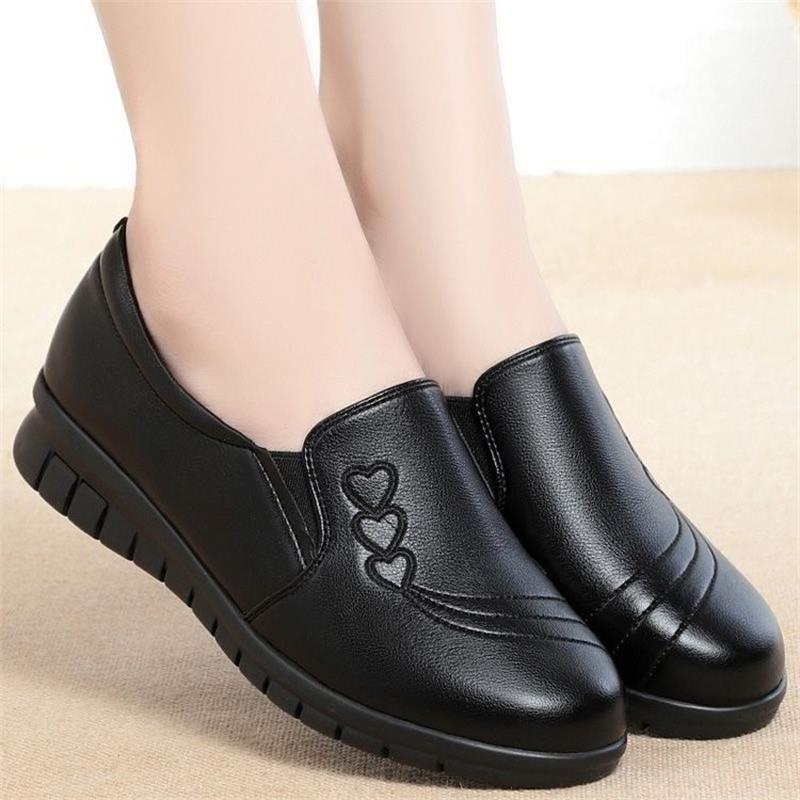 Women's Black Flat Bottom Slip On Mother Casual Shoes